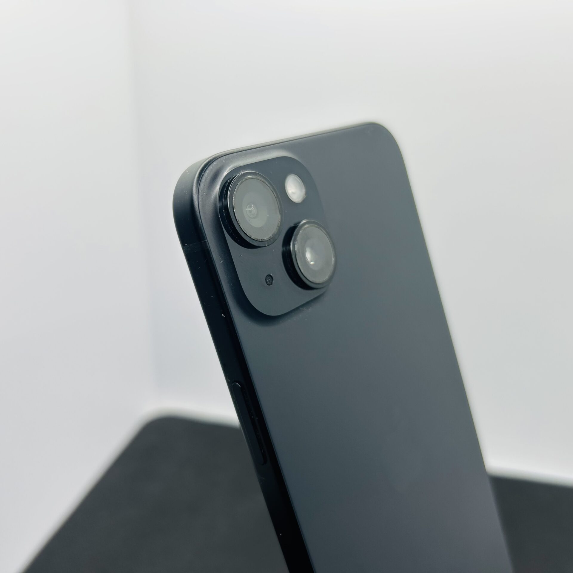 Apple iPhone 15 128GB Black – (Grade B) - Image 8