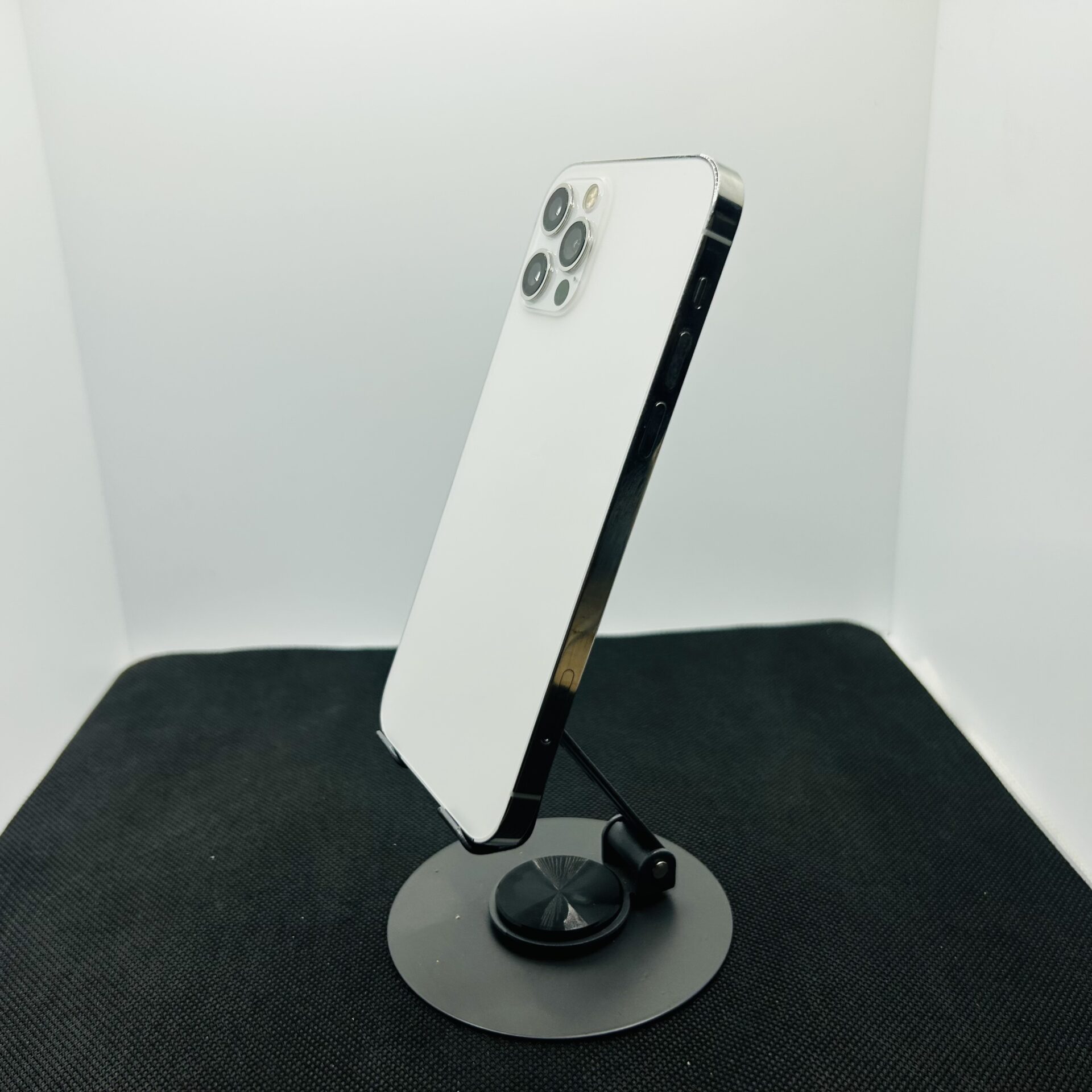 Apple iPhone 12 Pro 512GB Silver – (Grade B) - Image 5