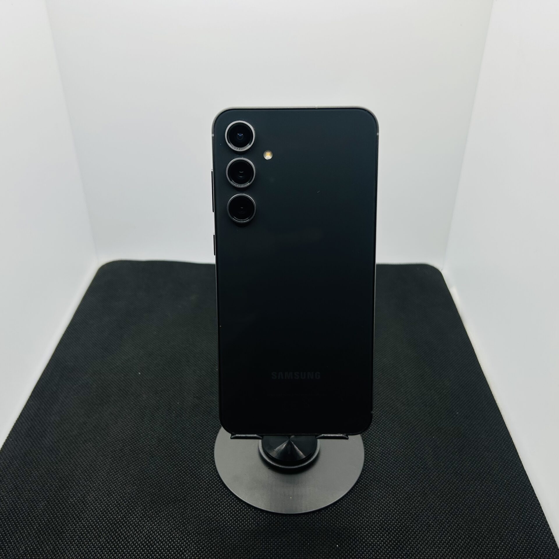 Samsung Galaxy S23 FE 256GB Graphite – (Grade B) - Image 8