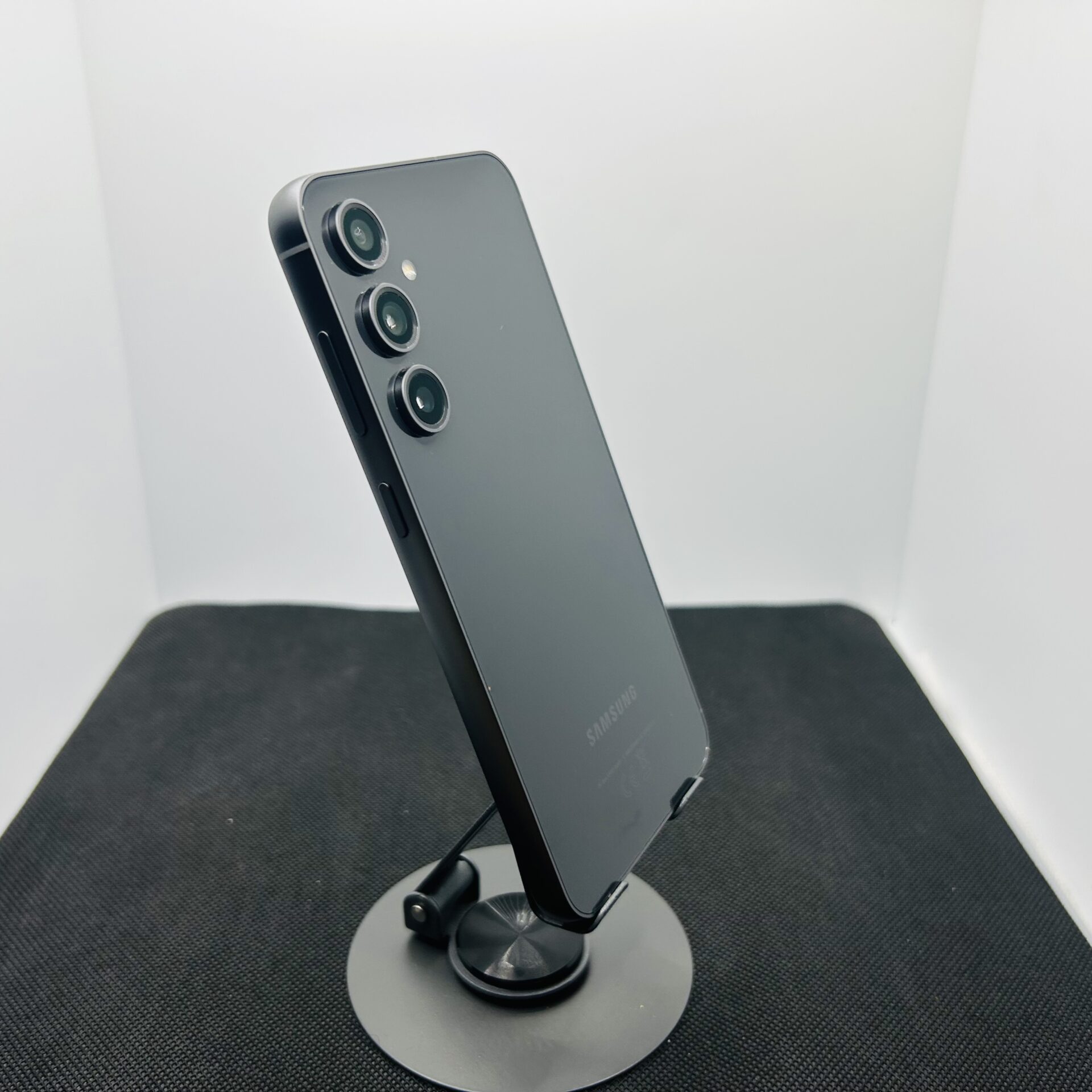 Samsung Galaxy S23 FE 256GB Graphite – (Grade B) - Image 9