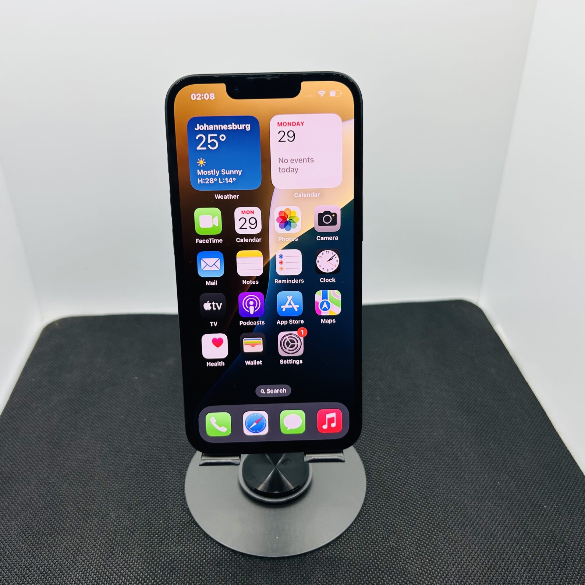 Apple iPhone 16e 128GB Black – (Grade A) - Image 3