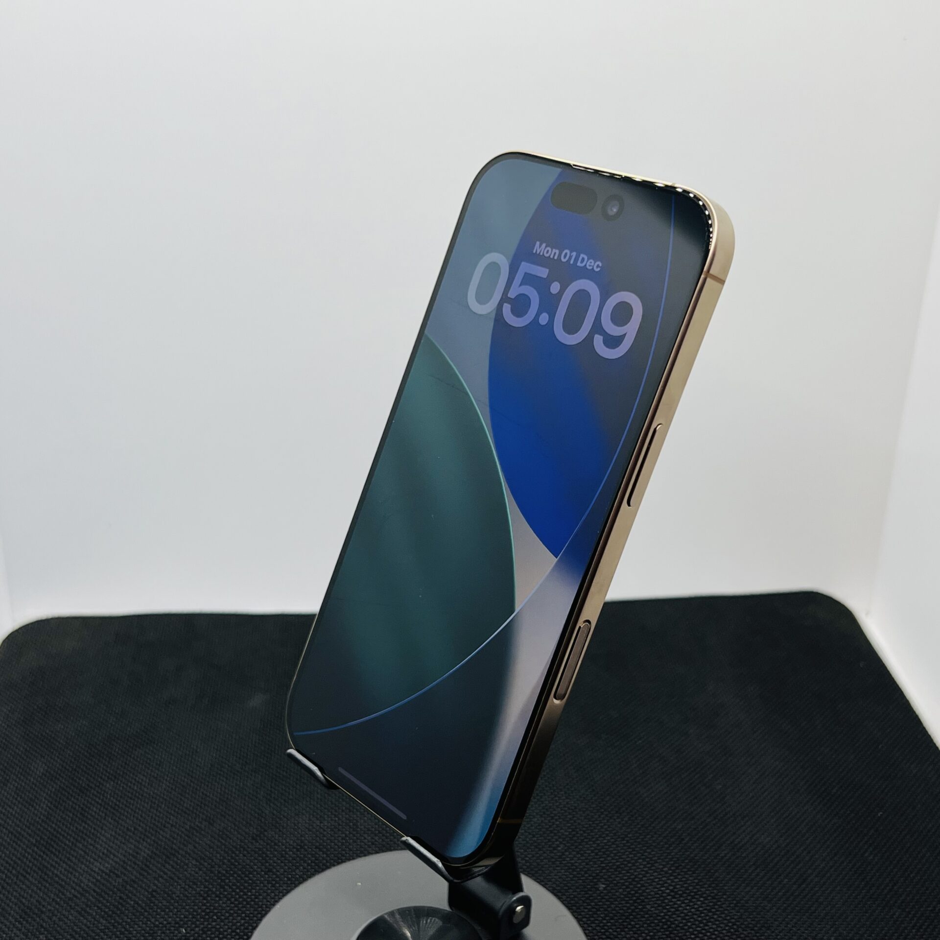 Apple iPhone 16 Pro 256GB Dessert Titanium – (Grade A) - Image 7