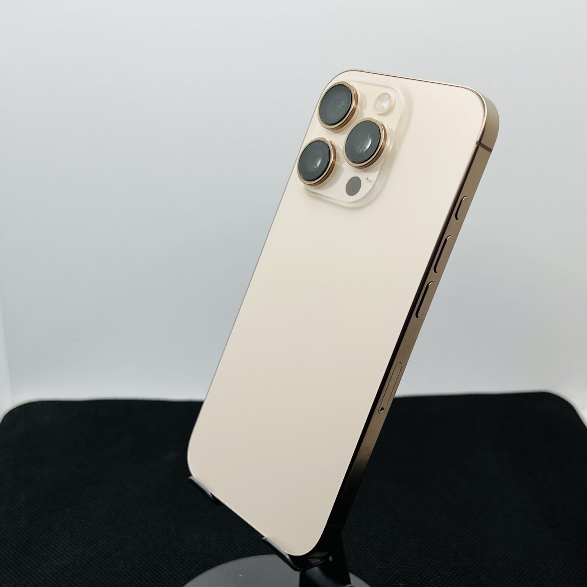 Apple iPhone 16 Pro 256GB Dessert Titanium – (Grade A) - Image 8