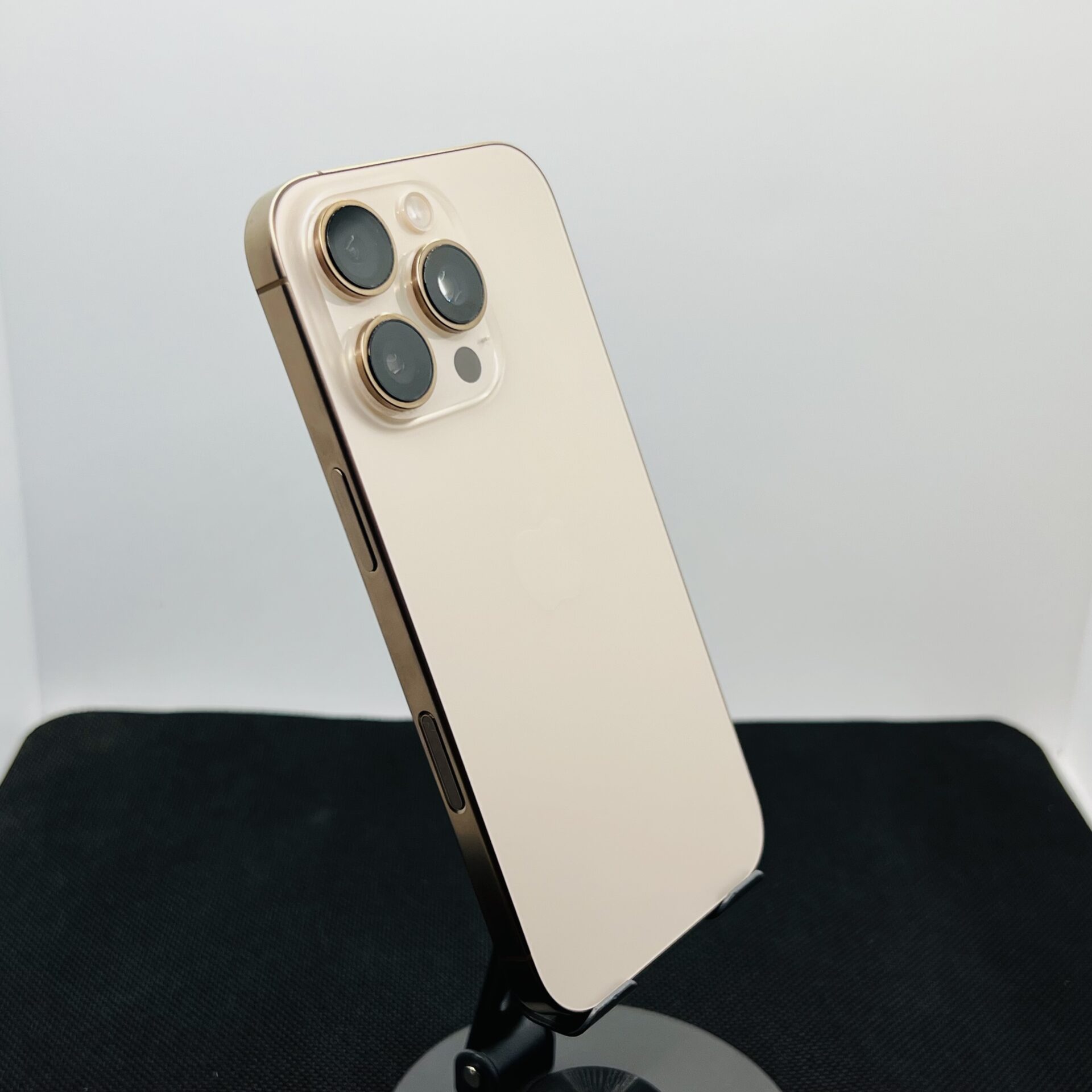 Apple iPhone 16 Pro 256GB Dessert Titanium – (Grade A) - Image 10