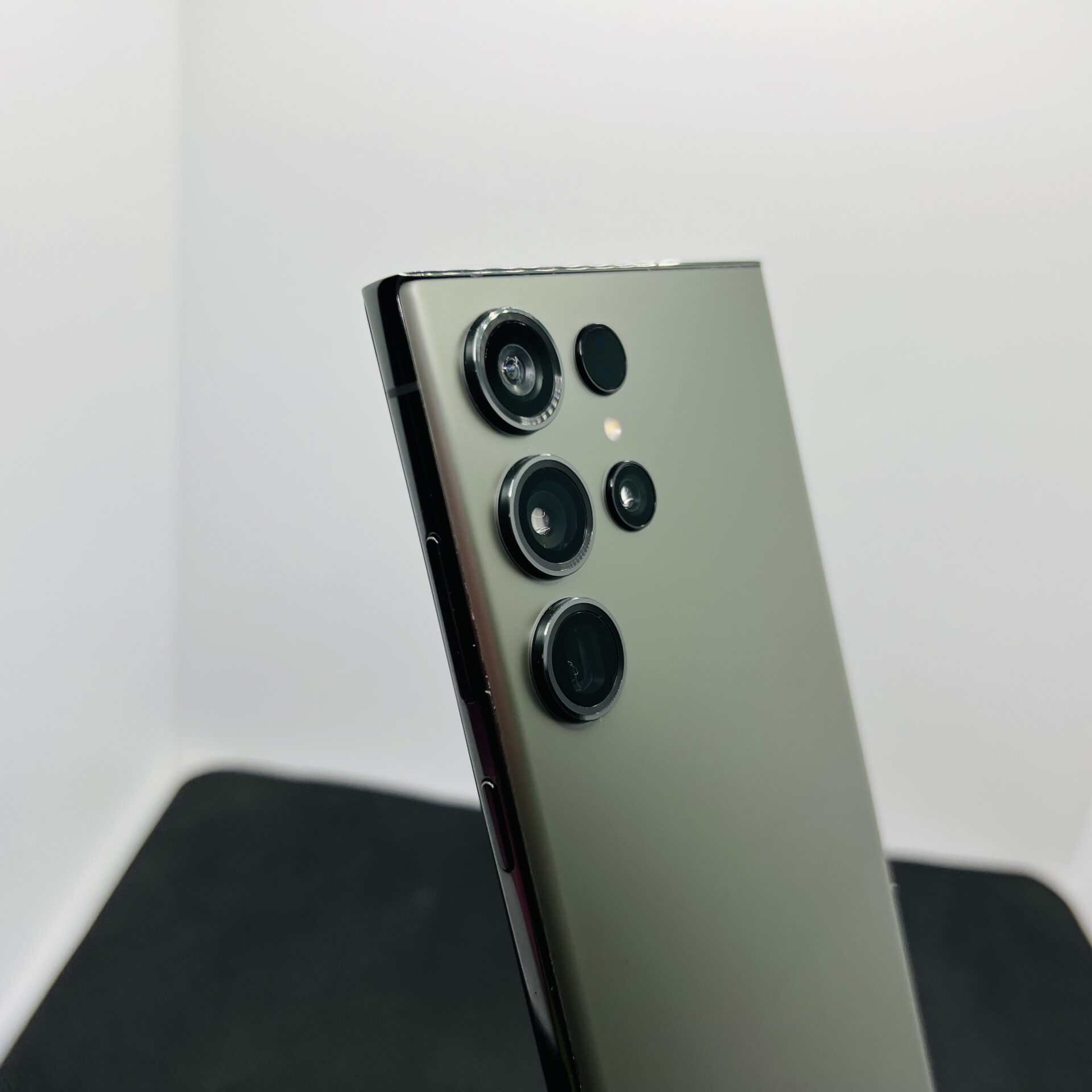Samsung Galaxy S23 Ultra 256GB Green – (Grade B) - Image 9