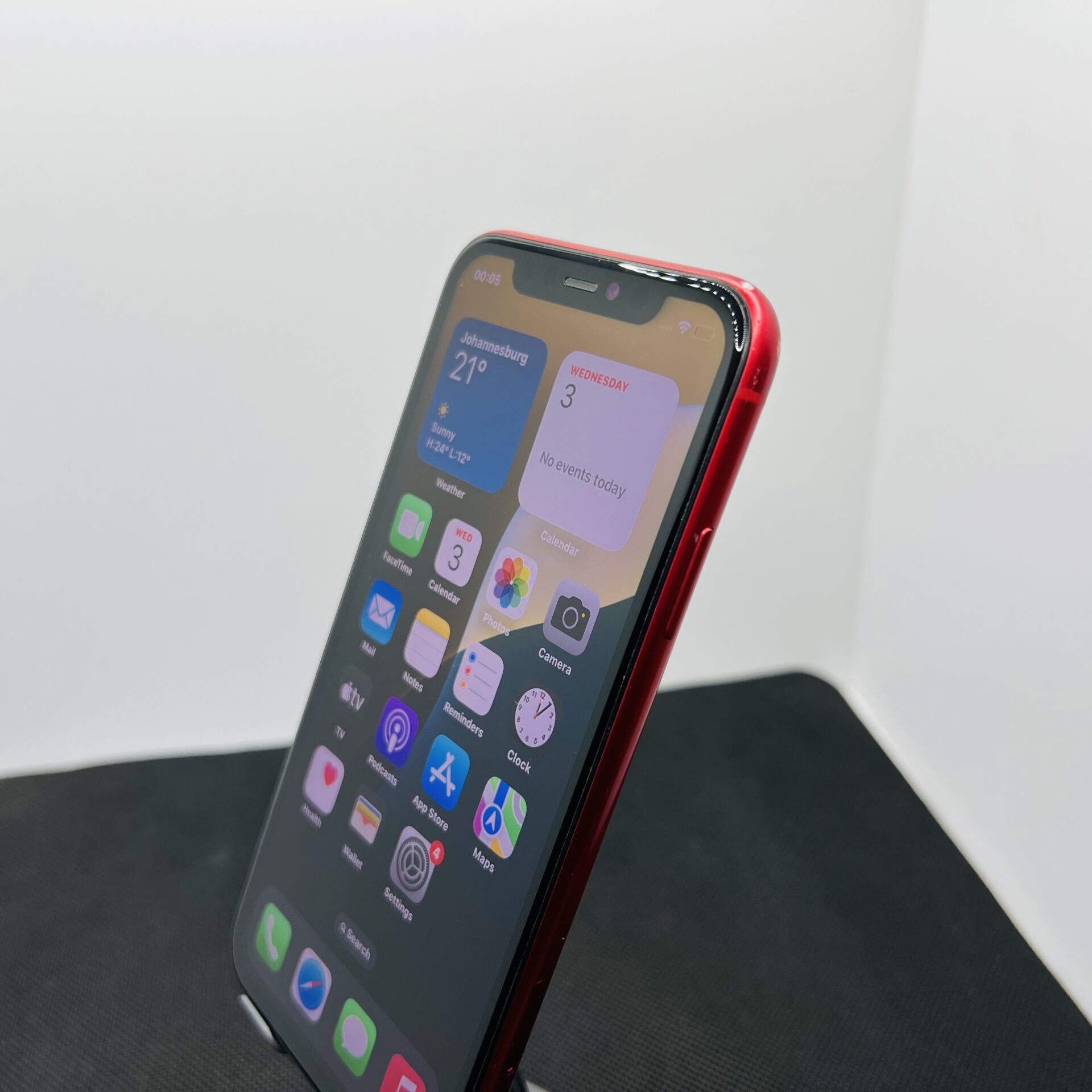 Apple iPhone 11 256GB Product Red (Grade B) - No Face ID And Minor Bright Spots - Image 6