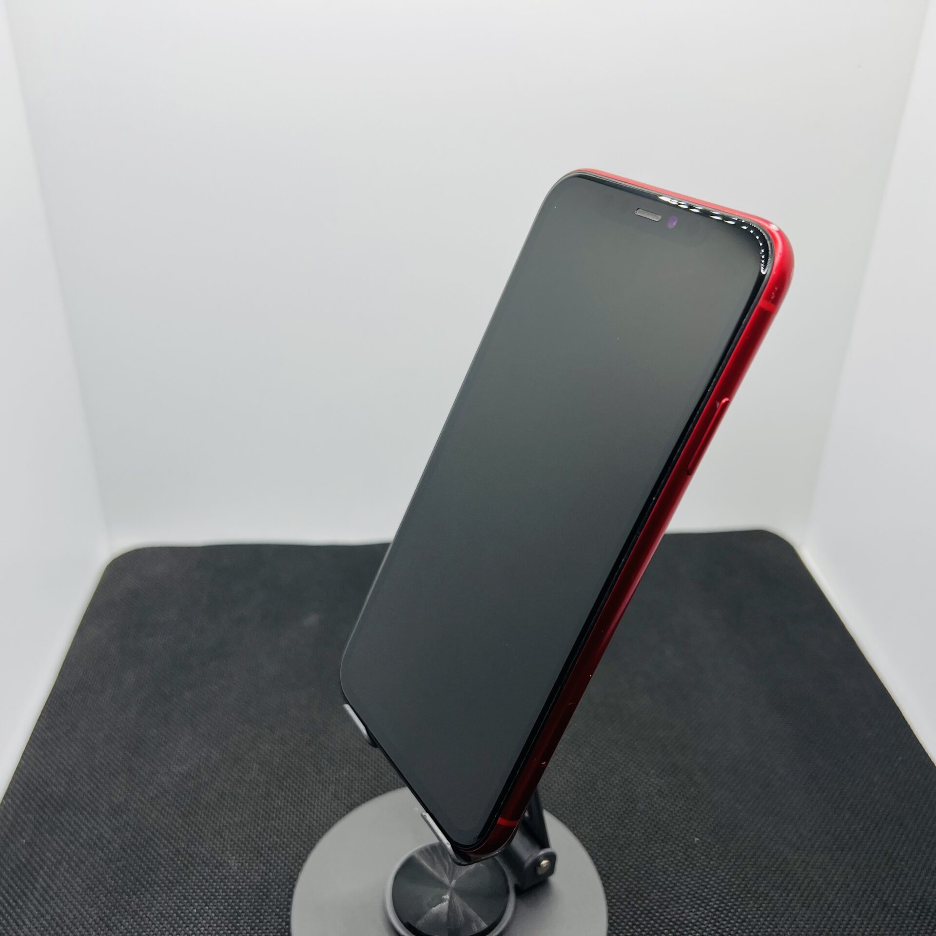 Apple iPhone 11 256GB Product Red (Grade B) - No Face ID And Minor Bright Spots - Image 7