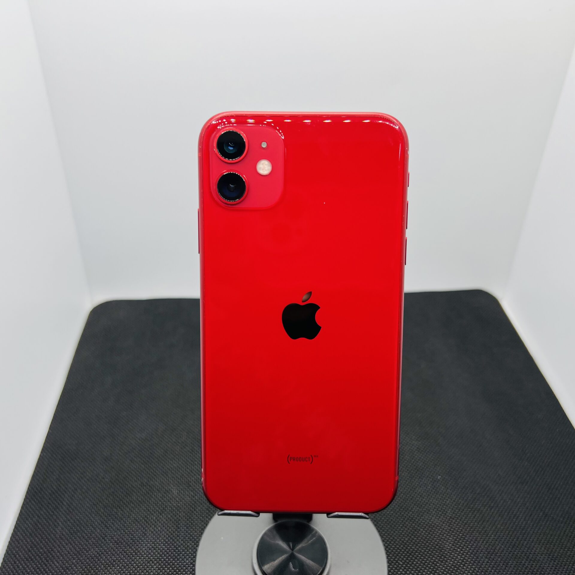 Apple iPhone 11 256GB Product Red (Grade B) - No Face ID And Minor Bright Spots - Image 9