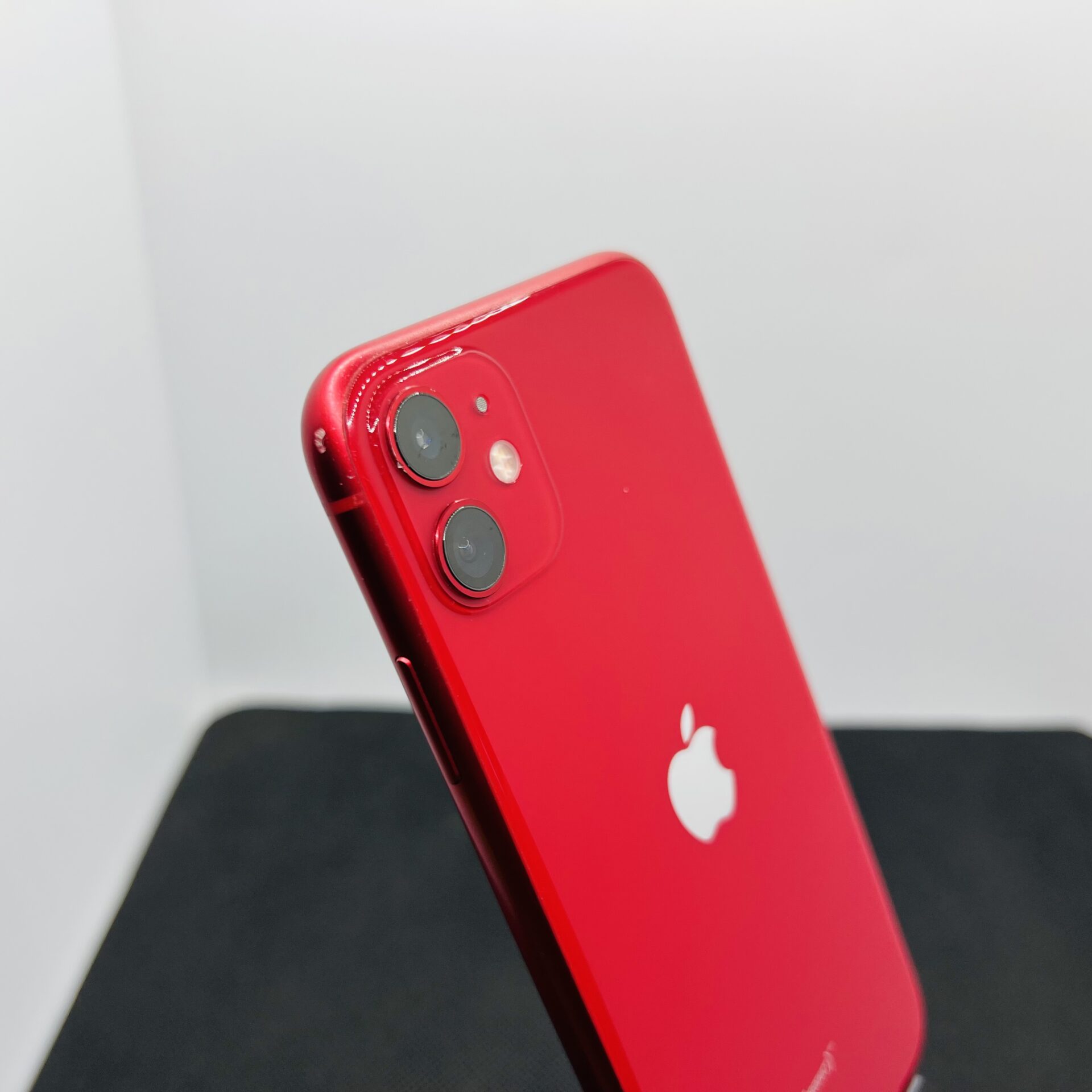 Apple iPhone 11 256GB Product Red (Grade B) - No Face ID And Minor Bright Spots - Image 11