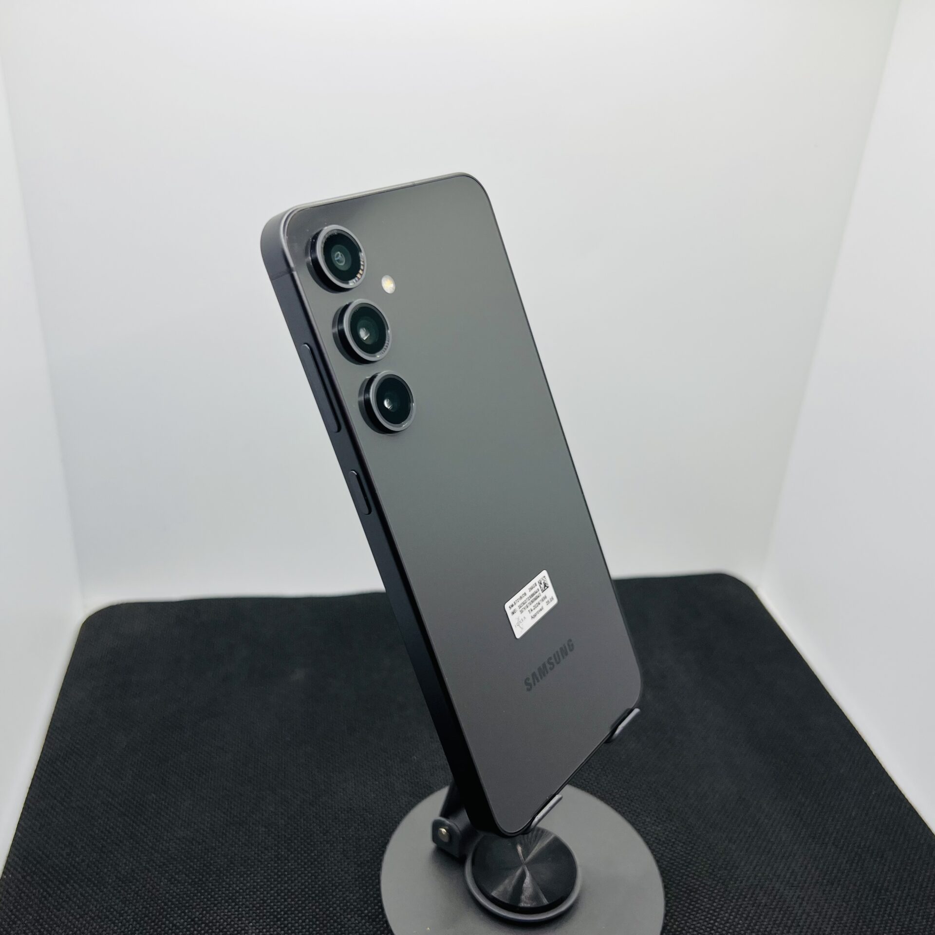 Samsung Galaxy S24 FE 256GB Graphite – (Grade B) - Image 7