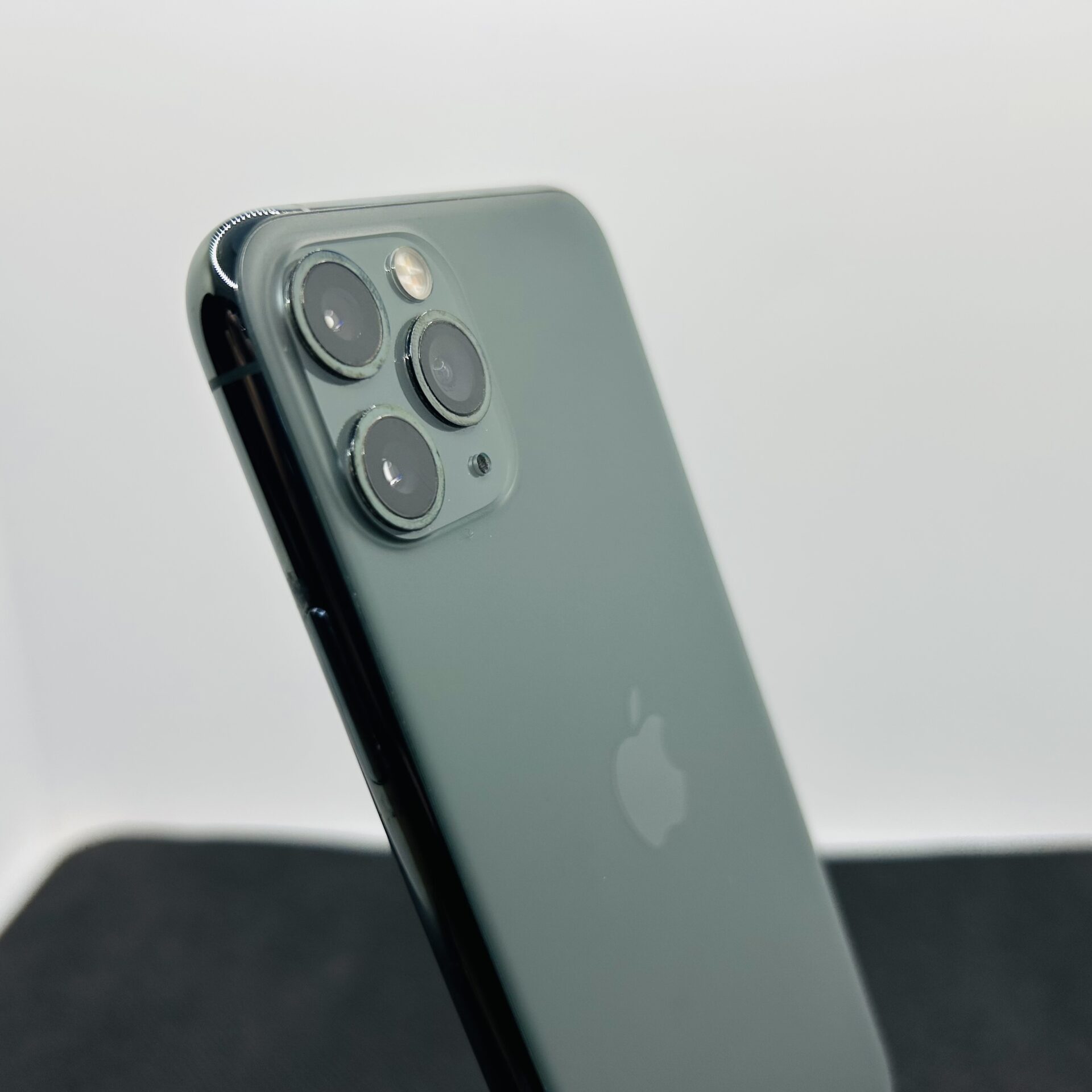 Apple iPhone 11 Pro 256GB Midnight Green – (Grade B) - Image 8
