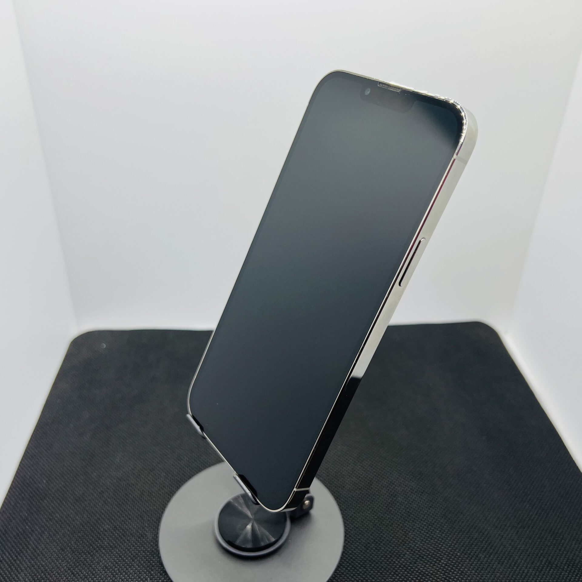 Apple iPhone 13 Pro Max 256GB Silver – (Grade B) - Image 7