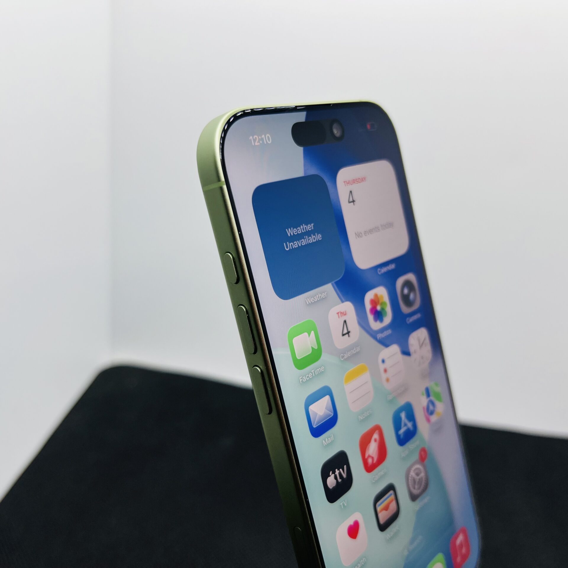 Apple iPhone 17 256GB Sage – (Grade B) - Image 4