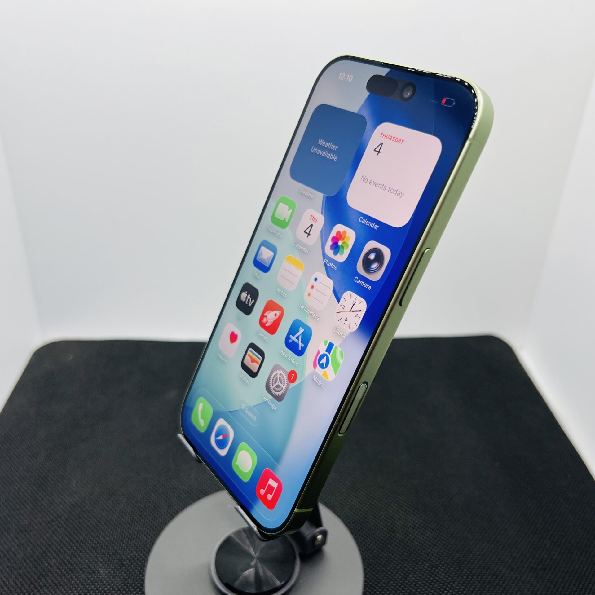 Apple iPhone 17 256GB Sage – (Grade B) - Image 5