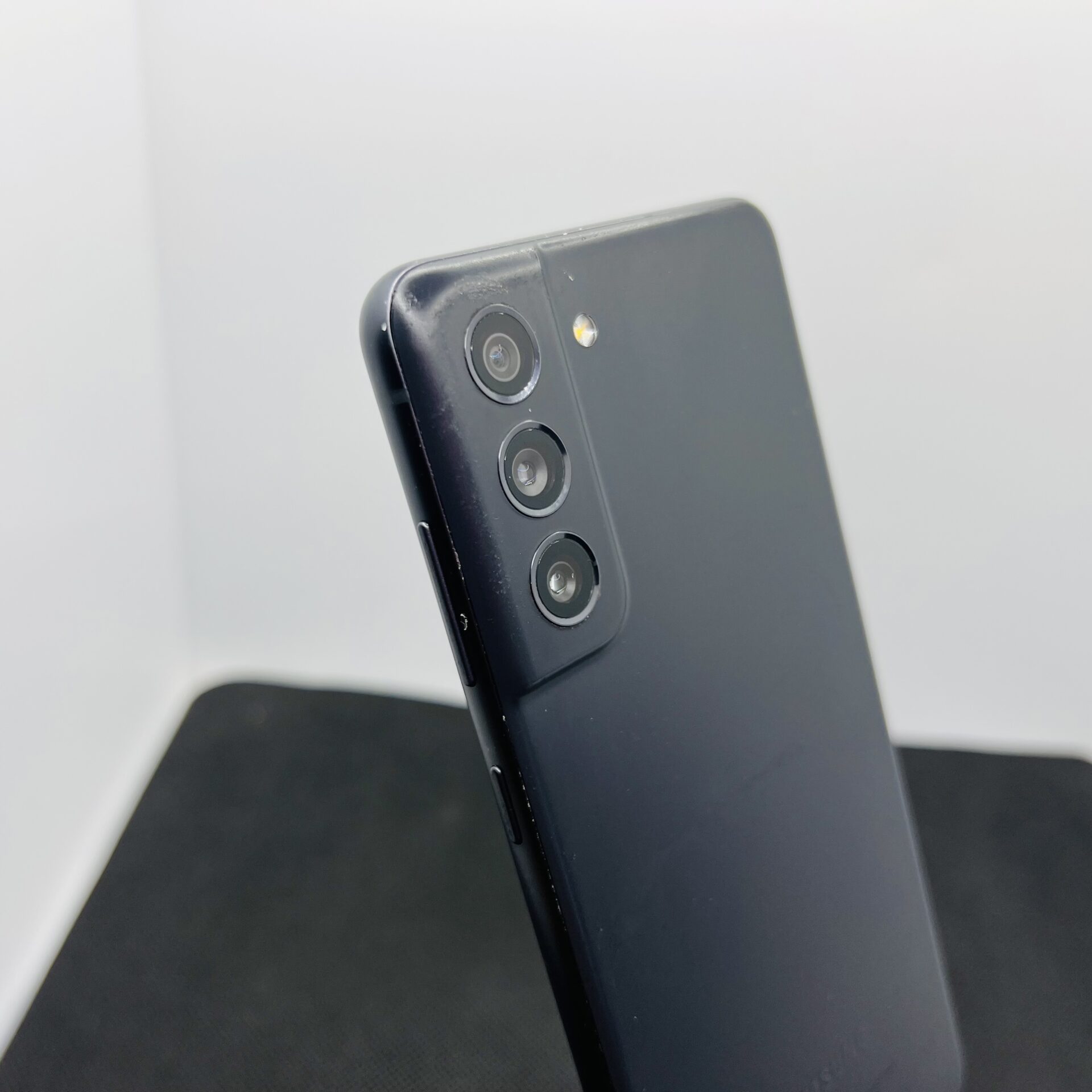 Samsung Galaxy S21 FE 128GB Graphite – (Grade B) - Image 10