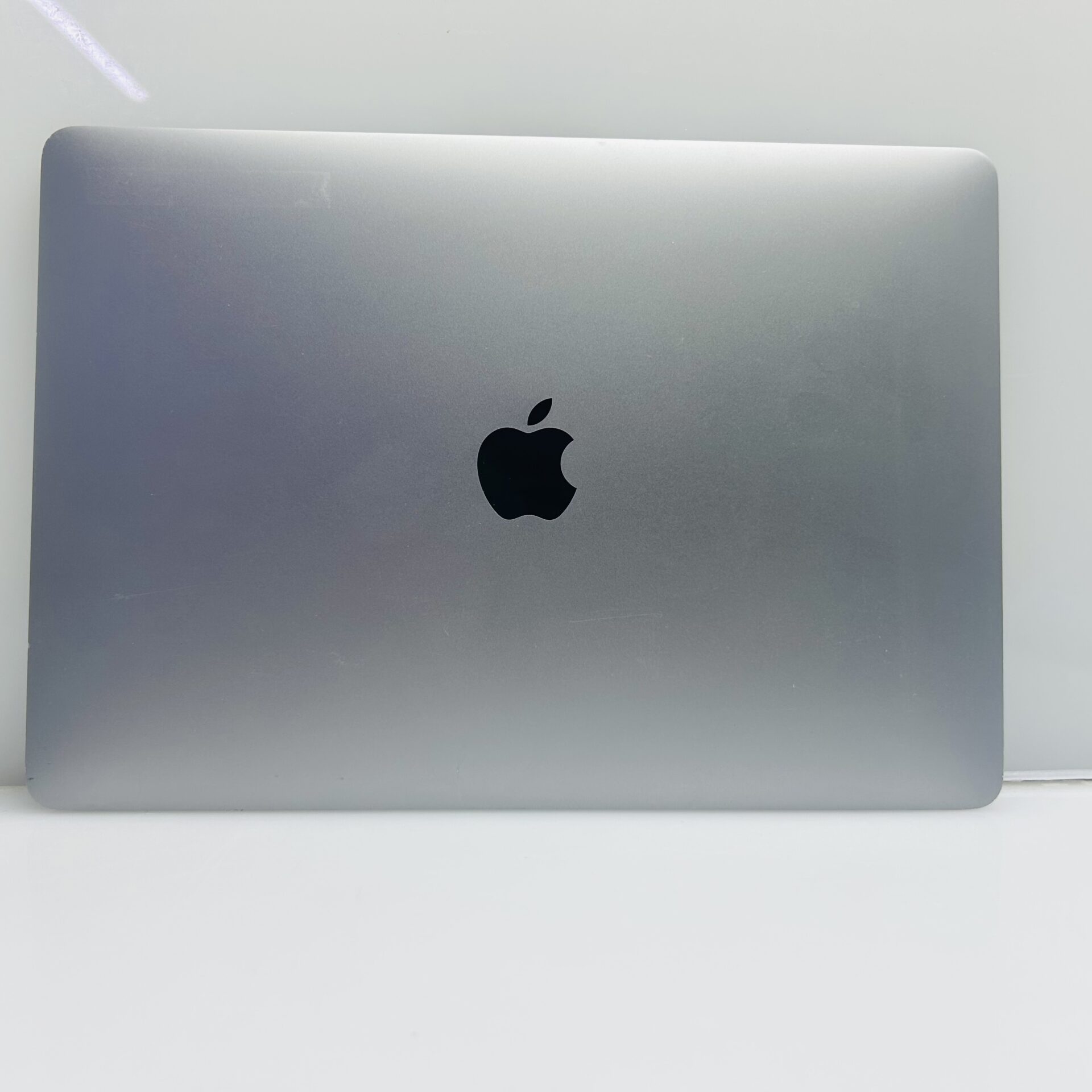 Macbook Pro 13-inch “Core i5" 2.0GHz (Late 2016) 8GB RAM 256GB SSD Space Gray (Grade B) - Image 2