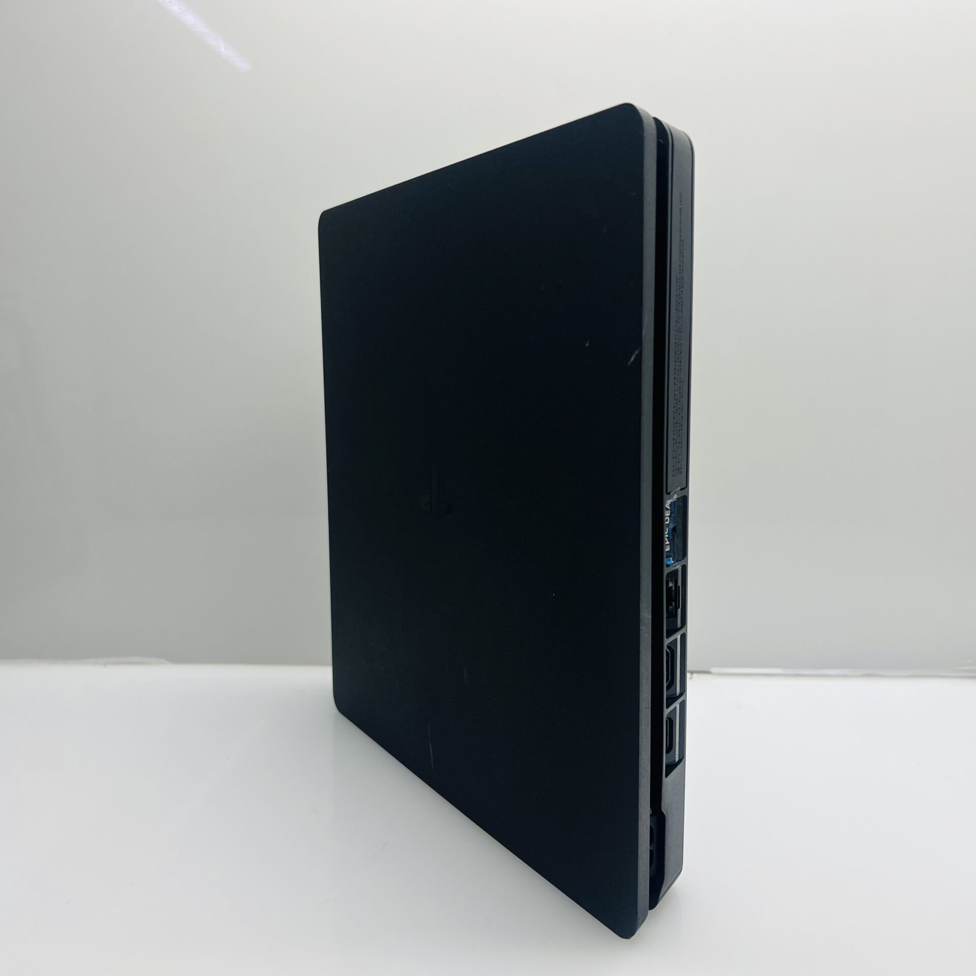 PlayStation 4 Slim Black 1TB + 1 Controller + HDMI Cable + Power Cable (Grade B) - Image 4