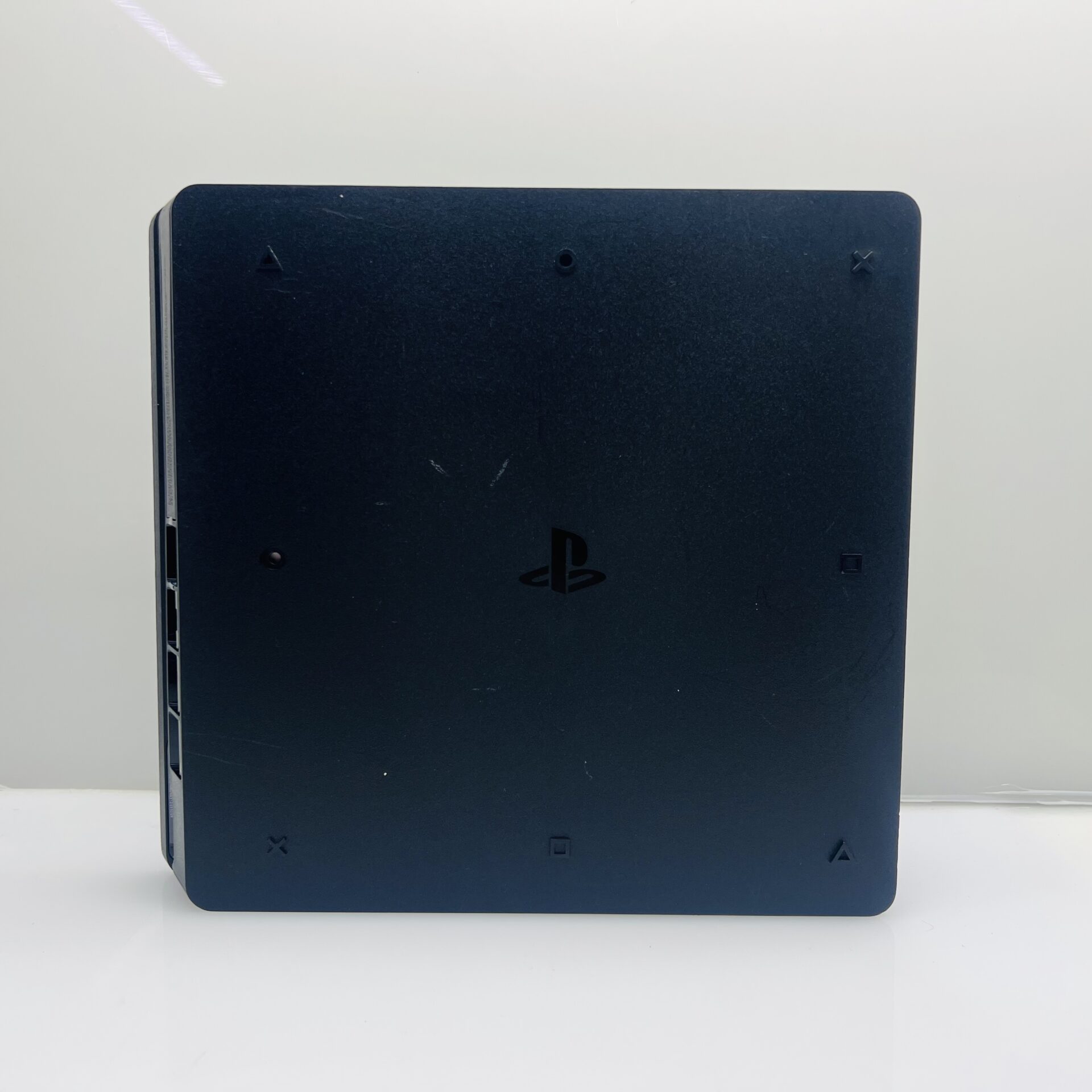 PlayStation 4 Slim Black 1TB + 1 Controller + HDMI Cable + Power Cable (Grade B) - Image 5