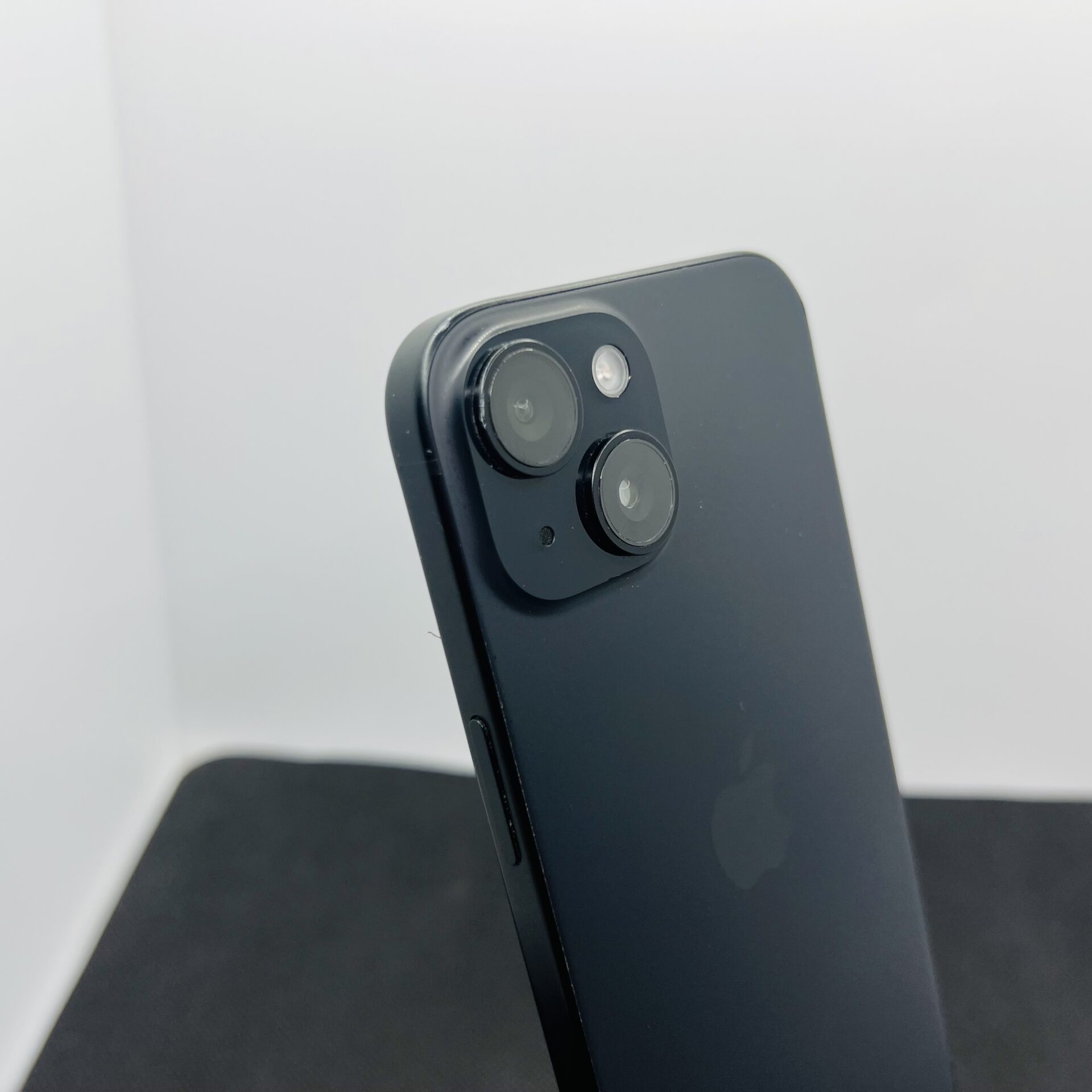 Apple iPhone 15 128GB Black – (Grade B) - Image 12