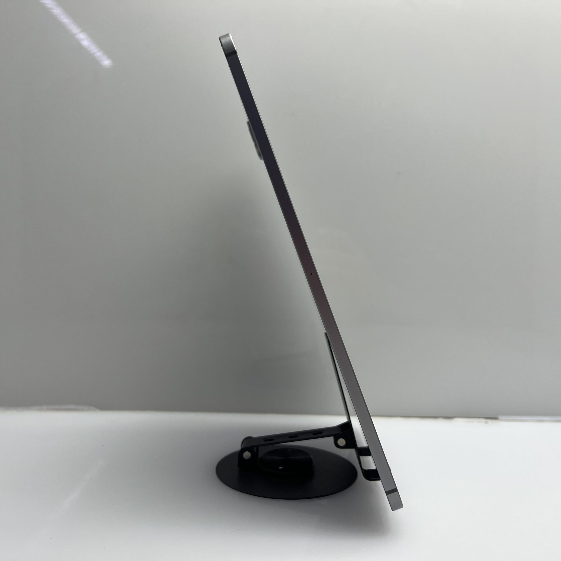 Apple iPad Pro 11-inch 128GB Grey (Grade B) - Image 7