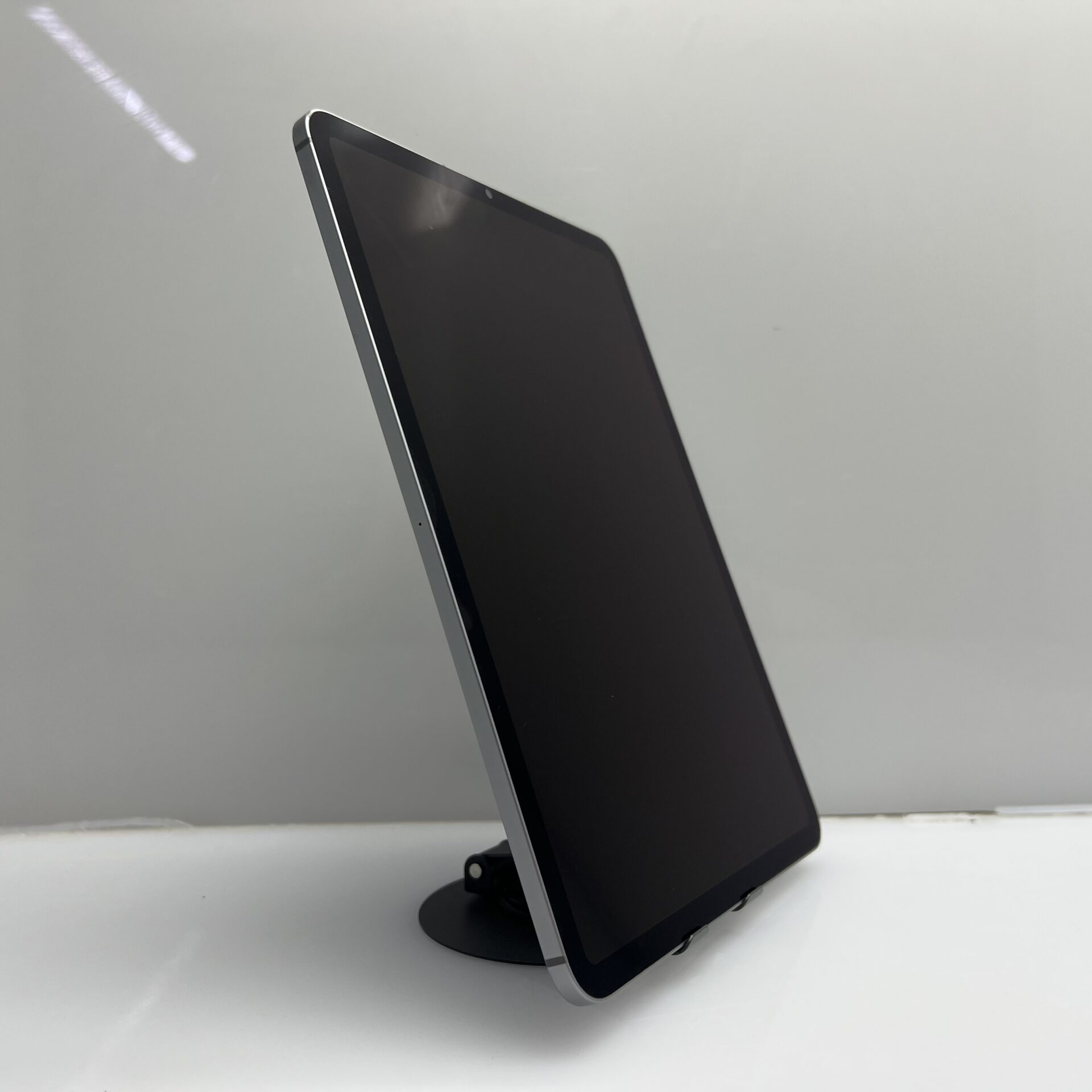 Apple iPad Pro 11-inch 128GB Grey (Grade B) - Image 8