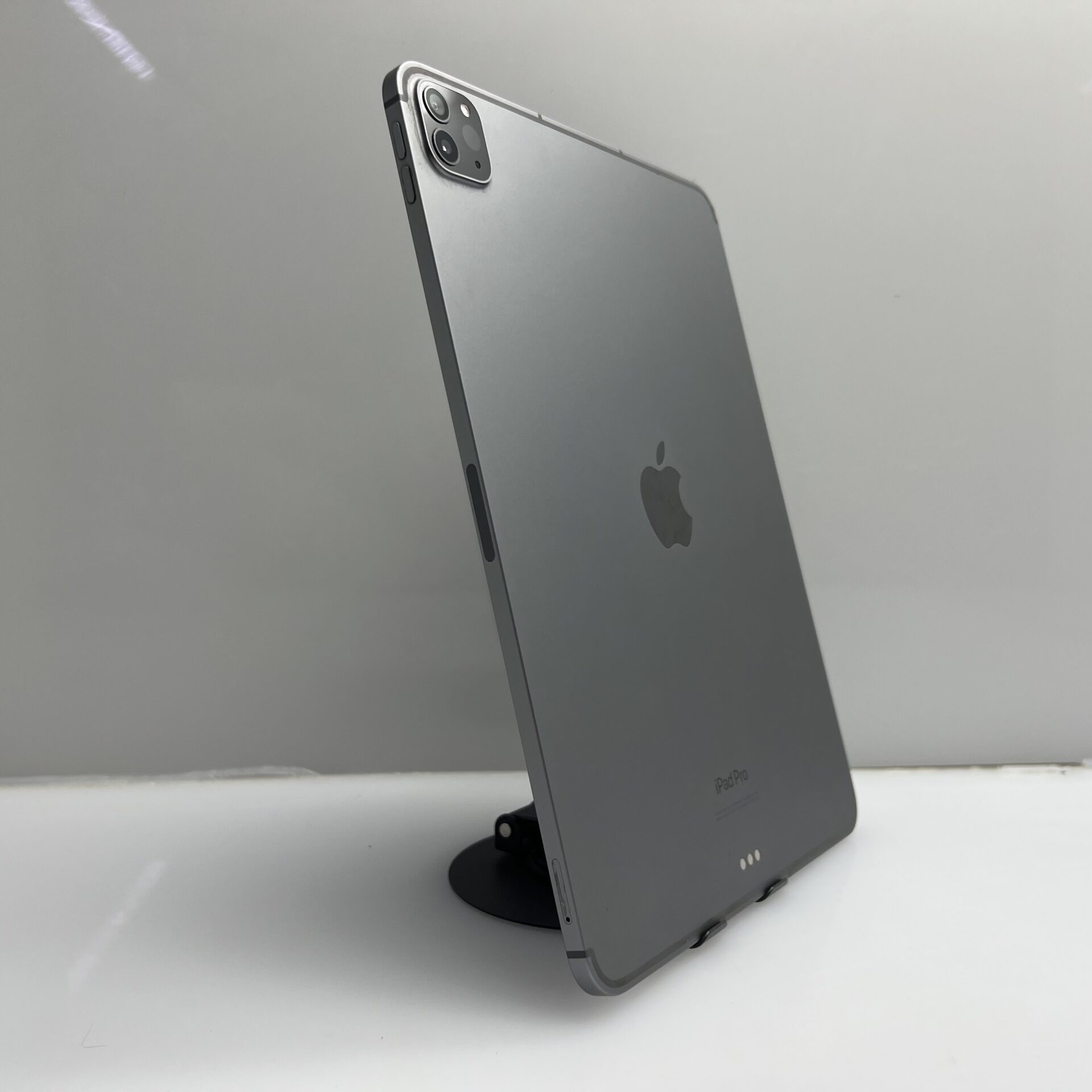 Apple iPad Pro 11-inch 128GB Grey (Grade B) - Image 9