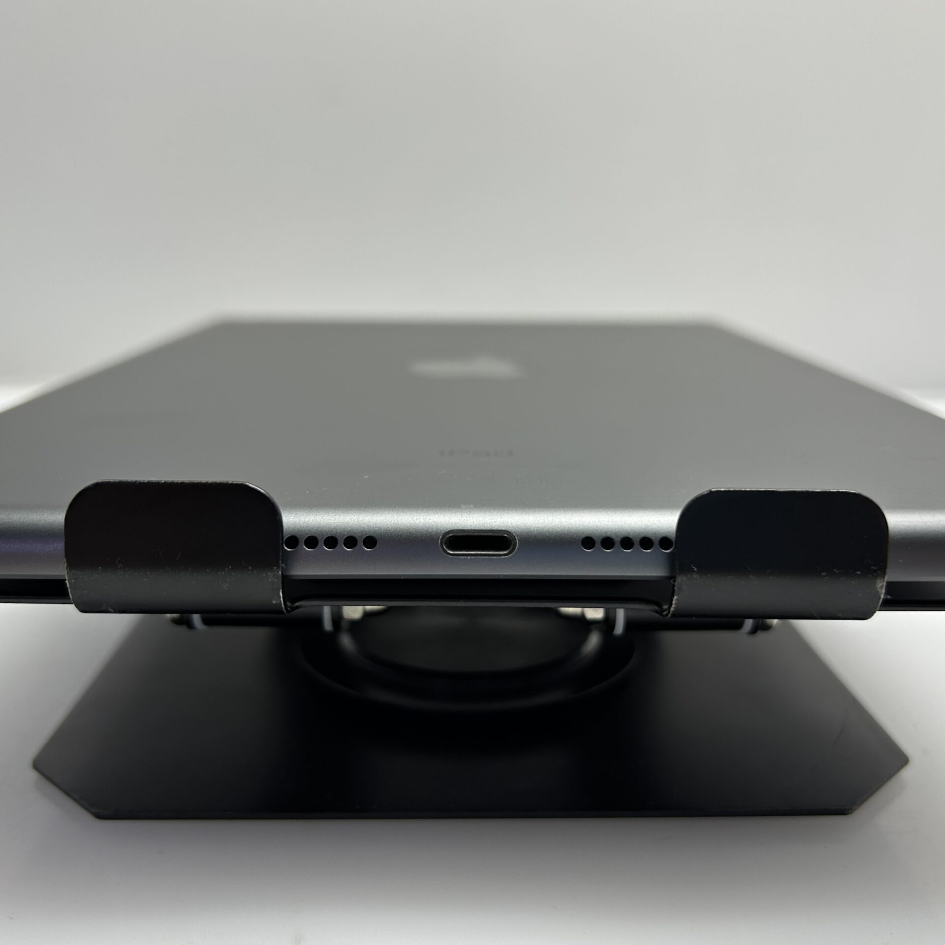 Apple iPad 10.2″ 8th Gen 32GB (Wifi Only) Space Grey – (Grade B) - Image 10