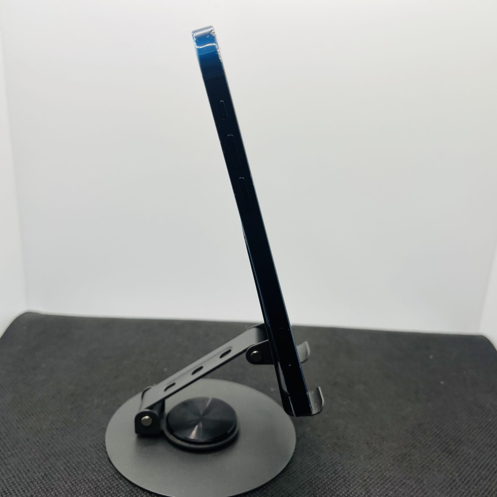 Apple iPhone 12 64GB Blue (Grade B) - Image 5