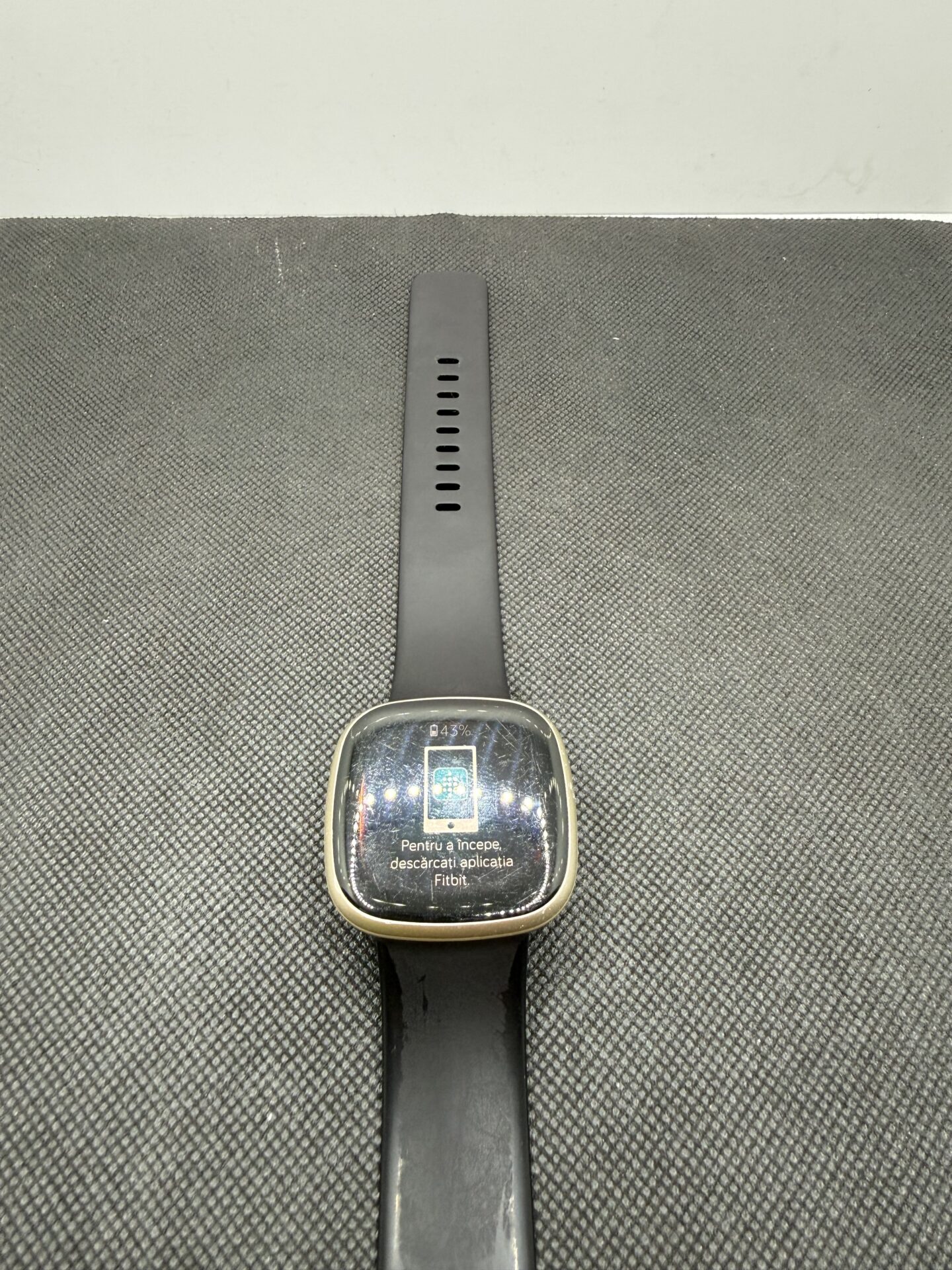 fitbit versa 3 Soft Gold Midnight Blue - (Grade B) No Charger - Image 2