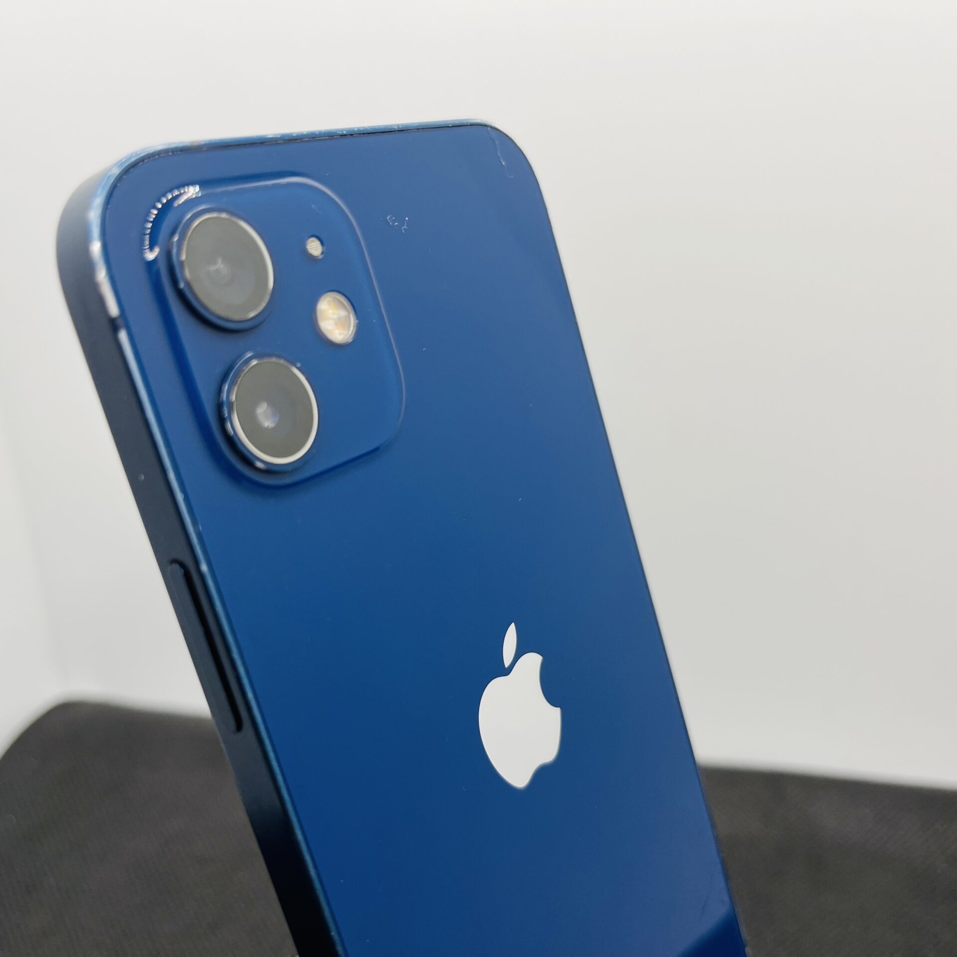 Apple iPhone 12 64GB Blue (Grade B) - Image 9