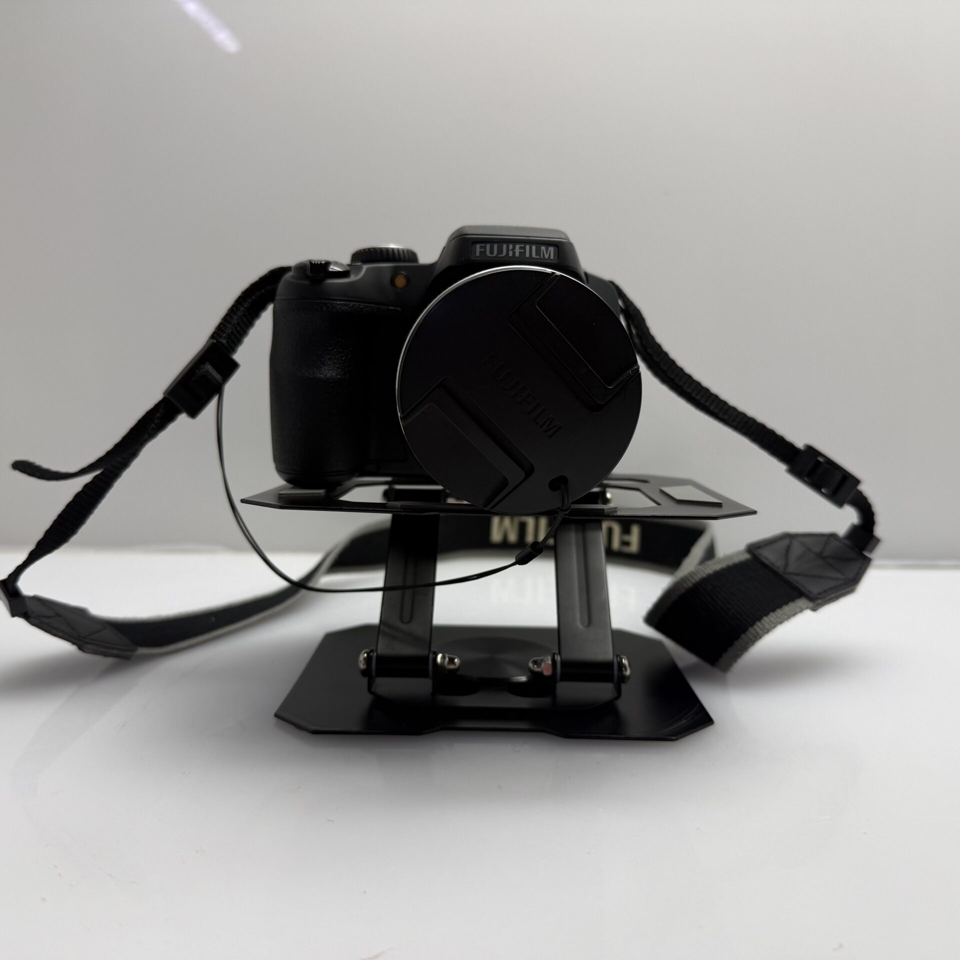 Fujifilm FinePix SL 1000 Black 50x Full HD 24-1200 mm Equiv - (Grade B) Minor Crack Screen - Image 2