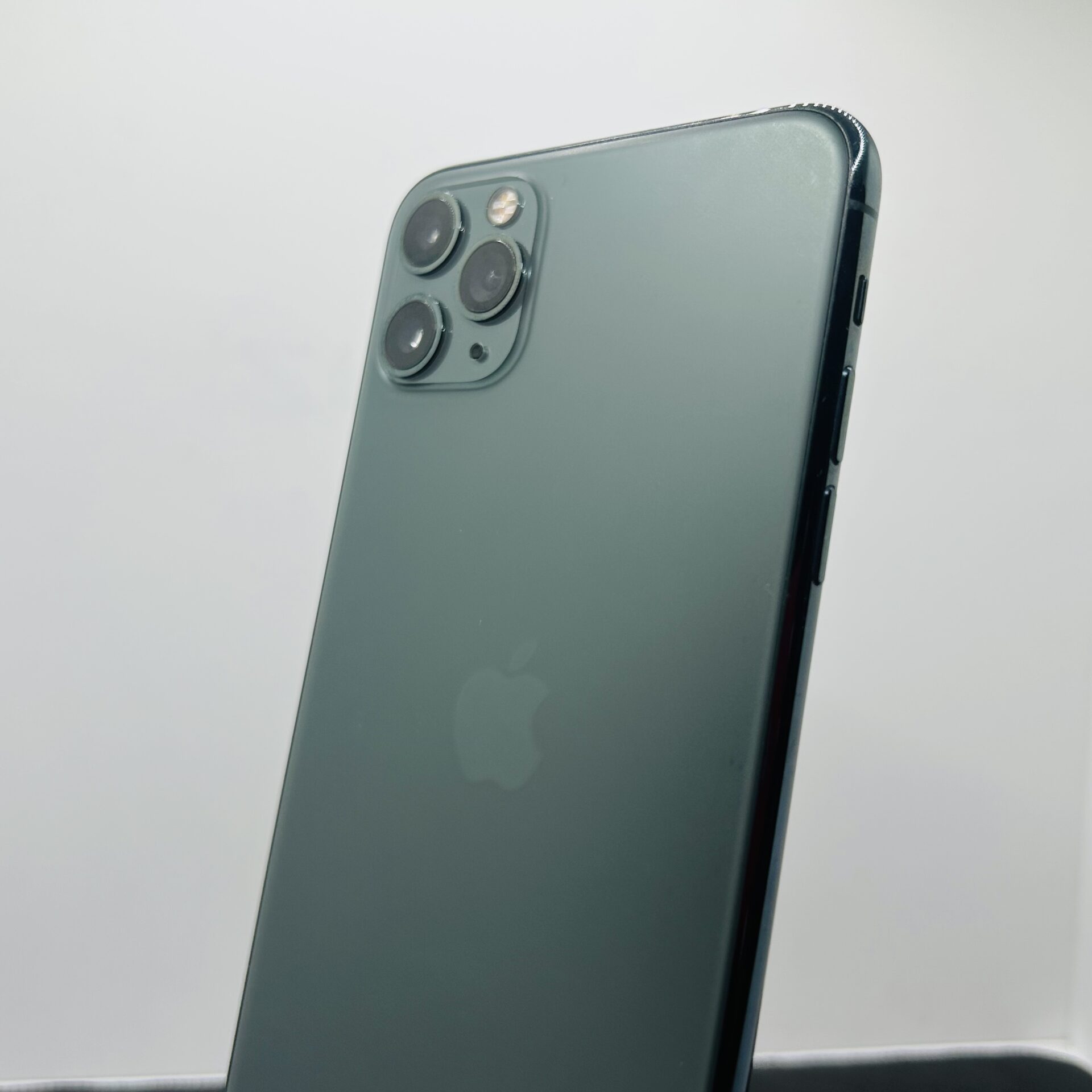 Apple iPhone 11 Pro Max 64GB Space Gray - (Grade B) - Image 11