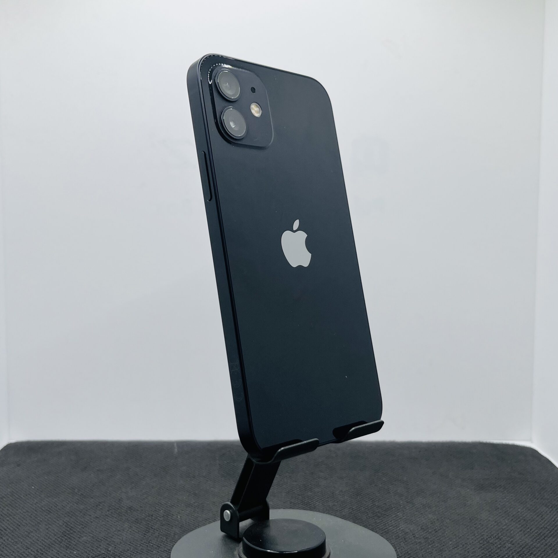 Apple iPhone 12 64GB Black - (Grade B) - Image 9