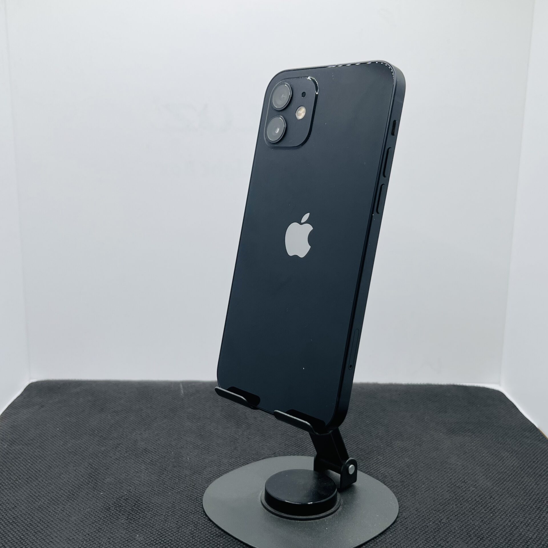 Apple iPhone 12 64GB Black - (Grade B) - Image 10