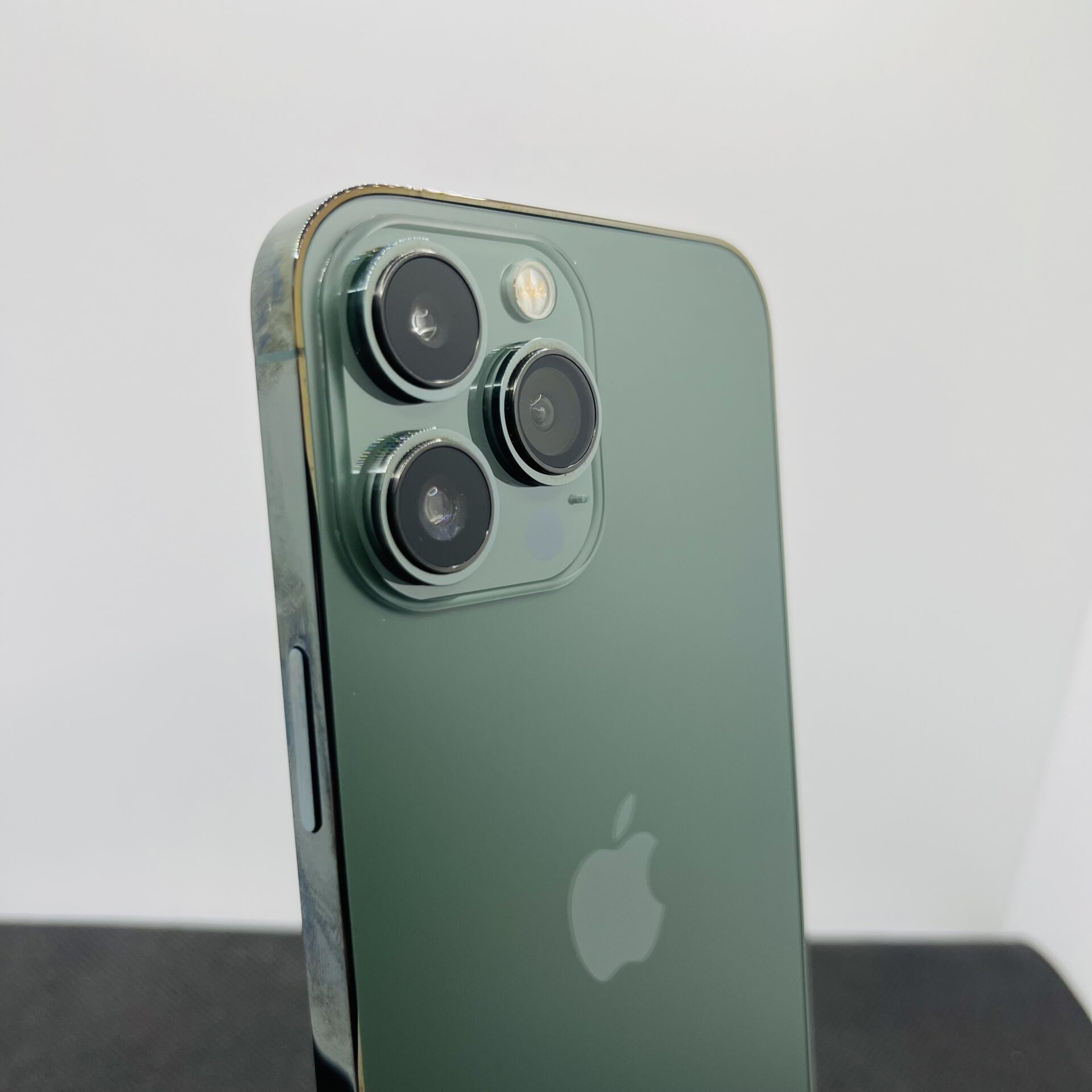 Apple iPhone 13 Pro Max 128GB Alpine Green (Grade B) - Image 9
