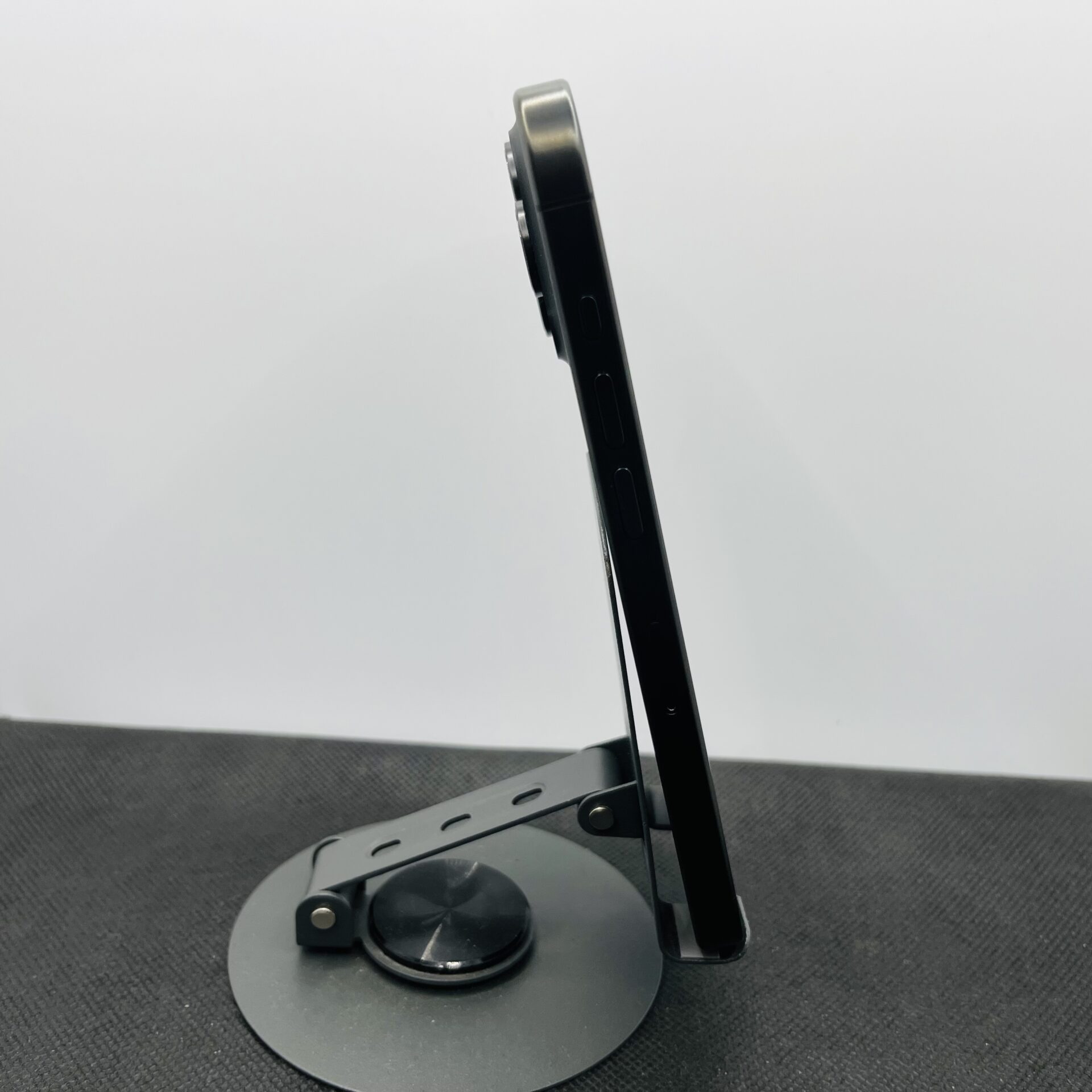 Apple iPhone 15 Pro 512GB Black Titanium (Grade B) - Image 6