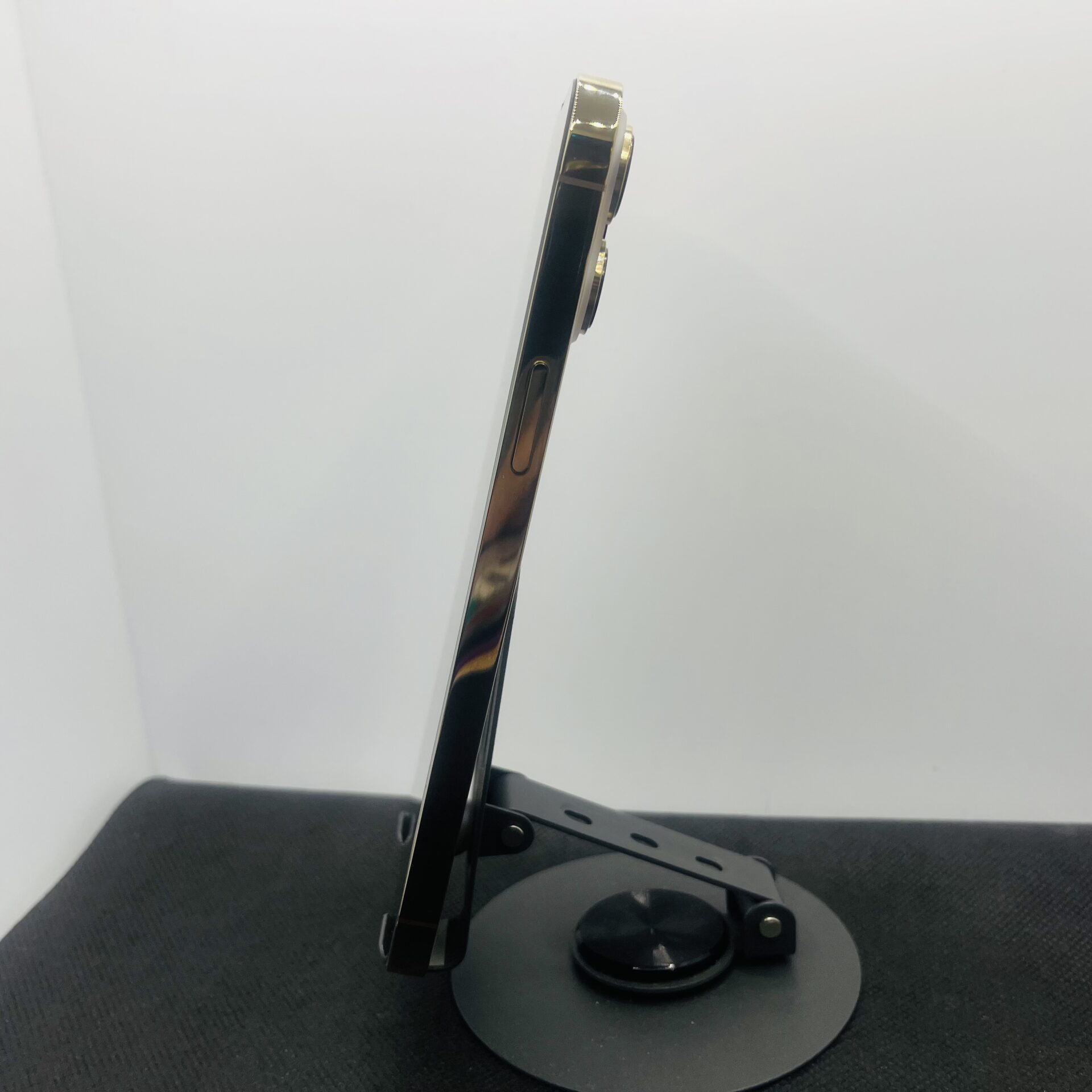 Apple iPhone 13 Pro Max 128GB Gold (Grade B) - Image 7