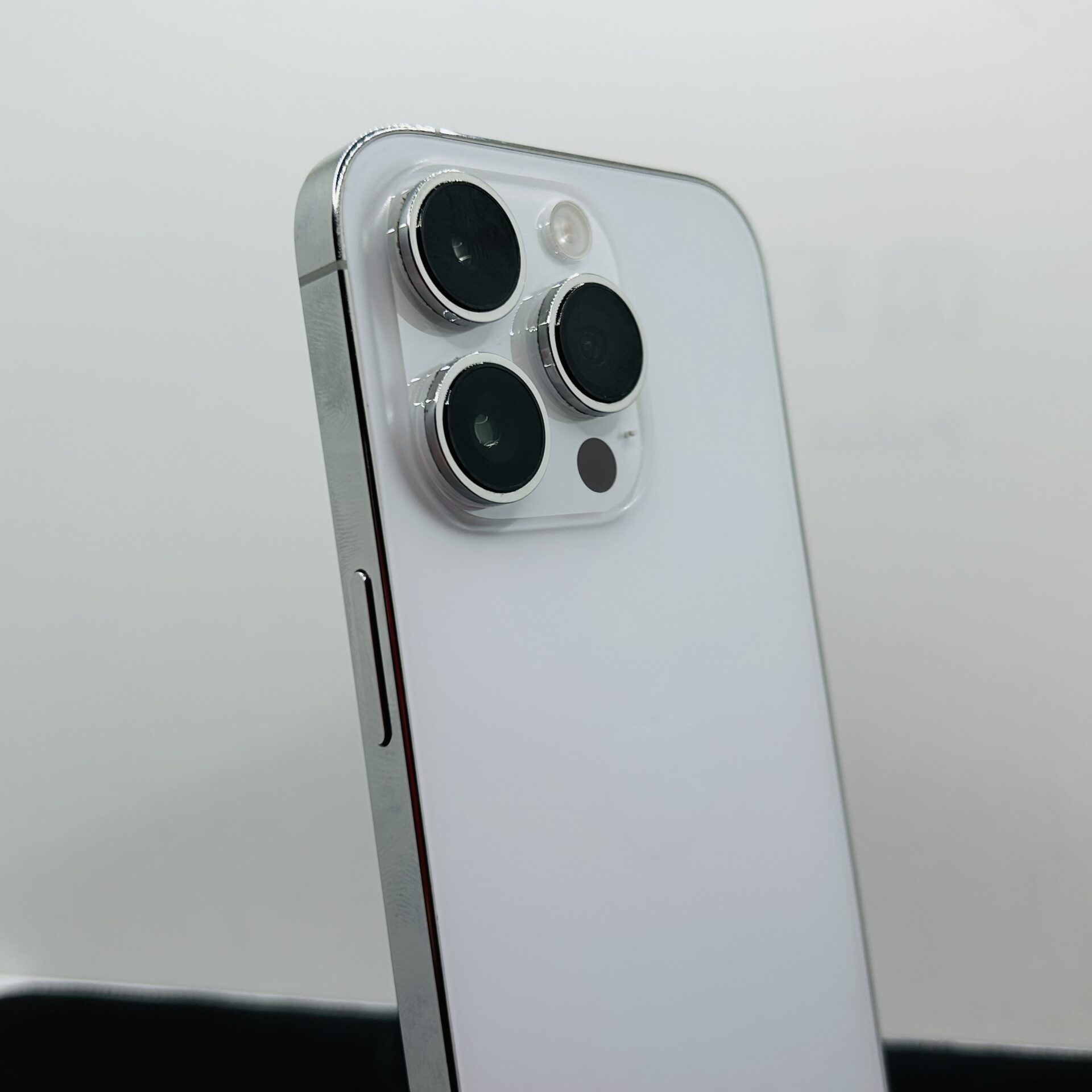 Apple iPhone 14 Pro 256GB Silver -(Grade B) - Image 11