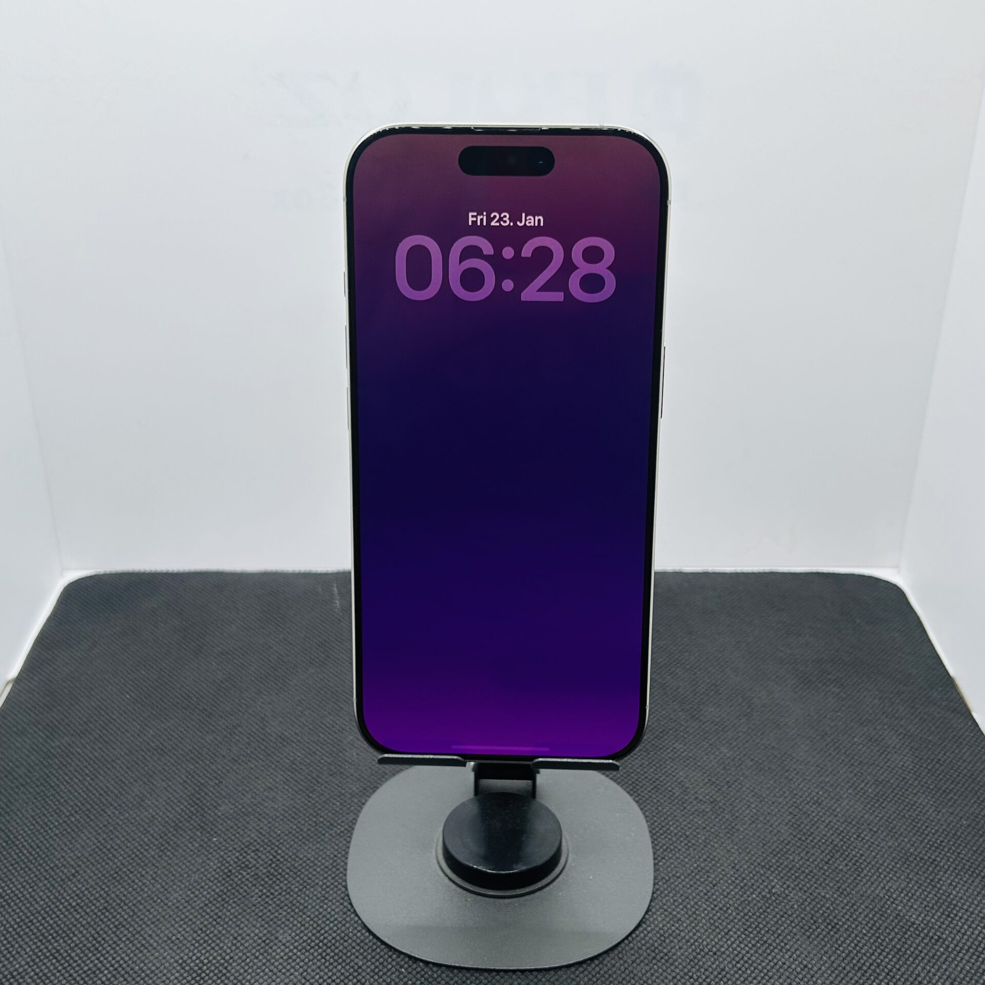 Apple iPhone 16 Pro 256GB Natural Titanium - (Grade A) - Image 3