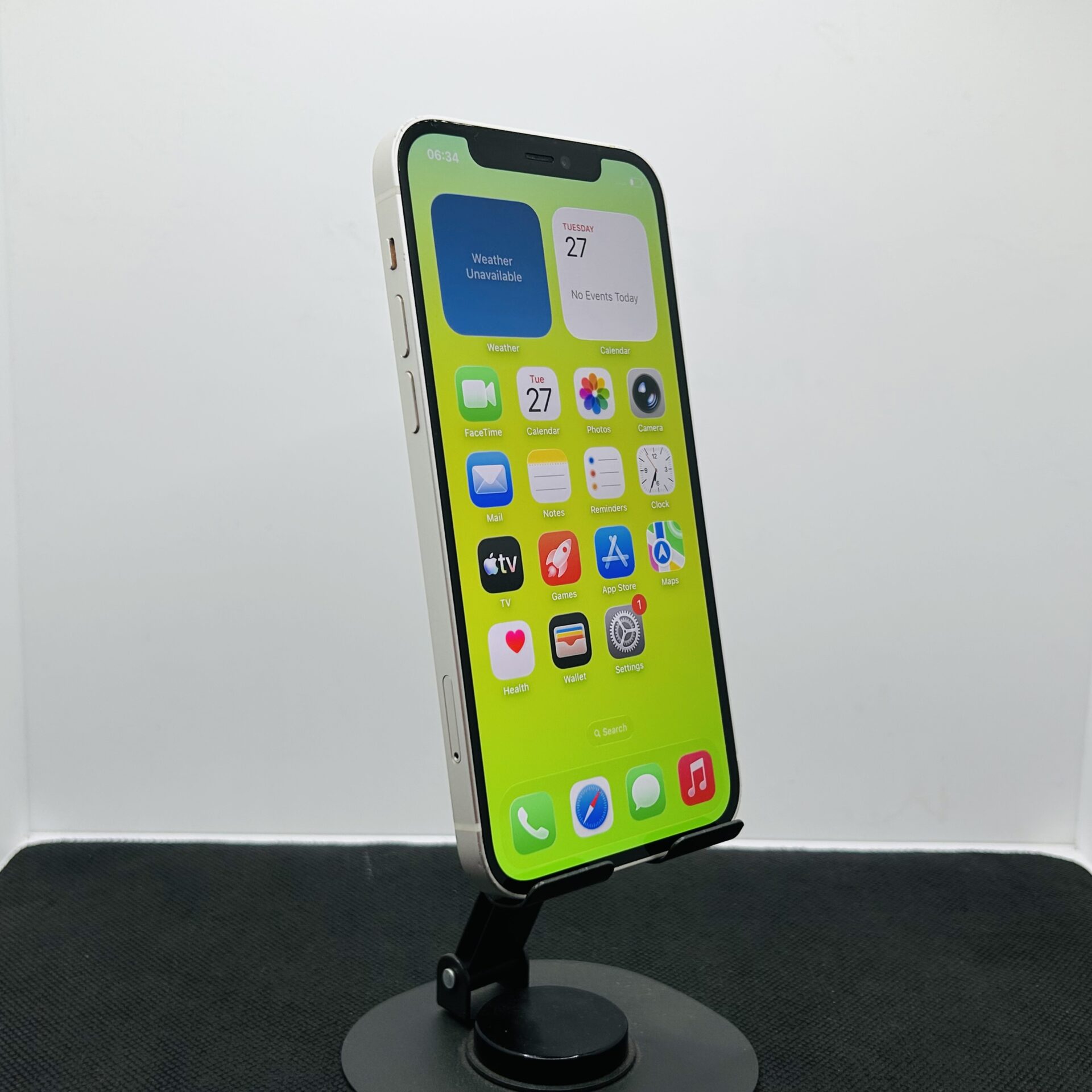 Apple iPhone 12 64GB White - (Grade B) - Image 4