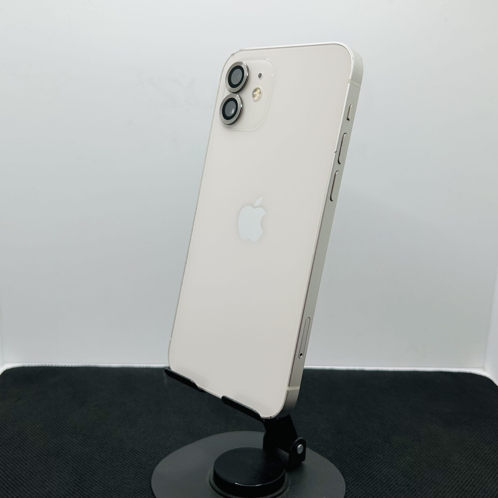 Apple iPhone 12 64GB White - (Grade B) - Image 10