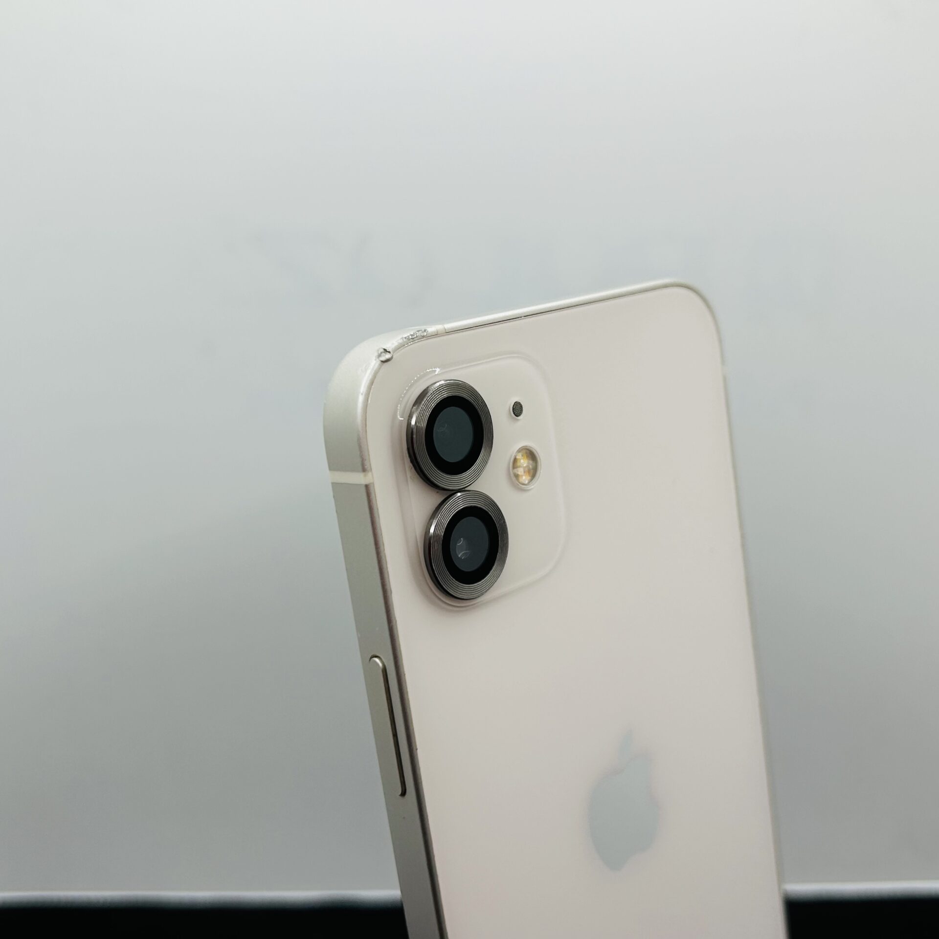 Apple iPhone 12 64GB White - (Grade B) - Image 11