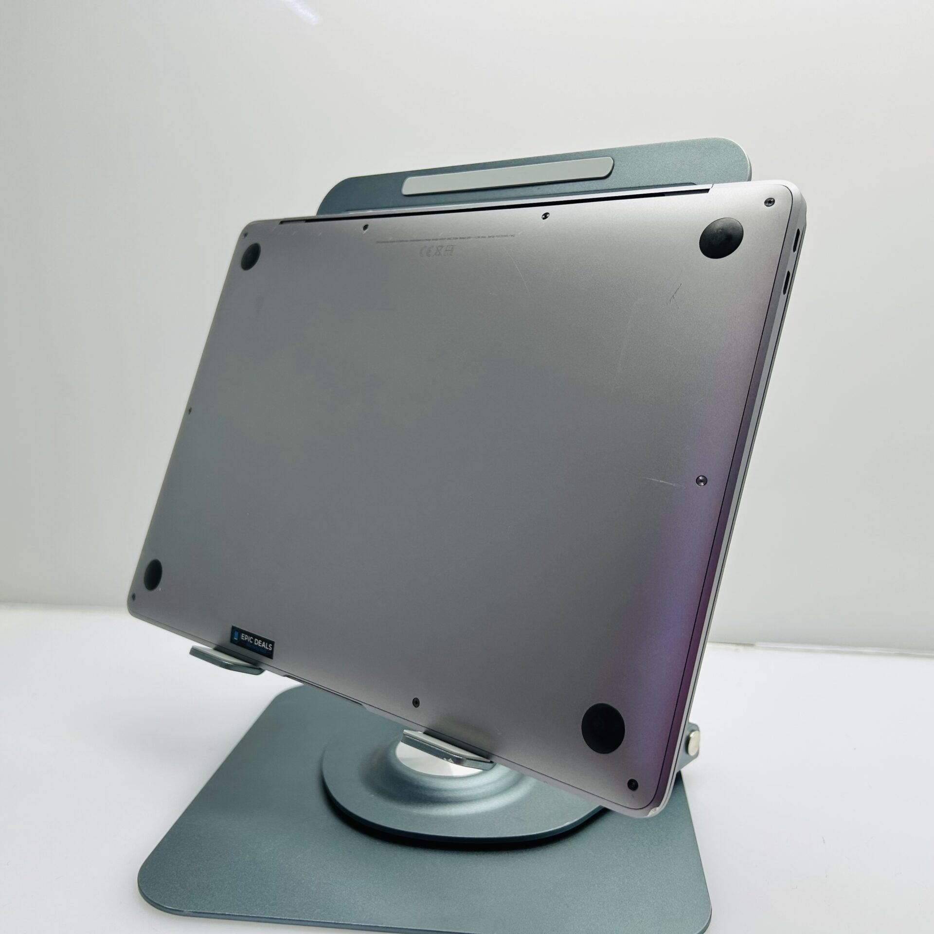 Apple MacBook Air 13-Inch “Core i3” 1.1GHz (Scissor, 2020) 8GB RAM 512GB SSD Grey– (Grade B) Bright spot - Image 5