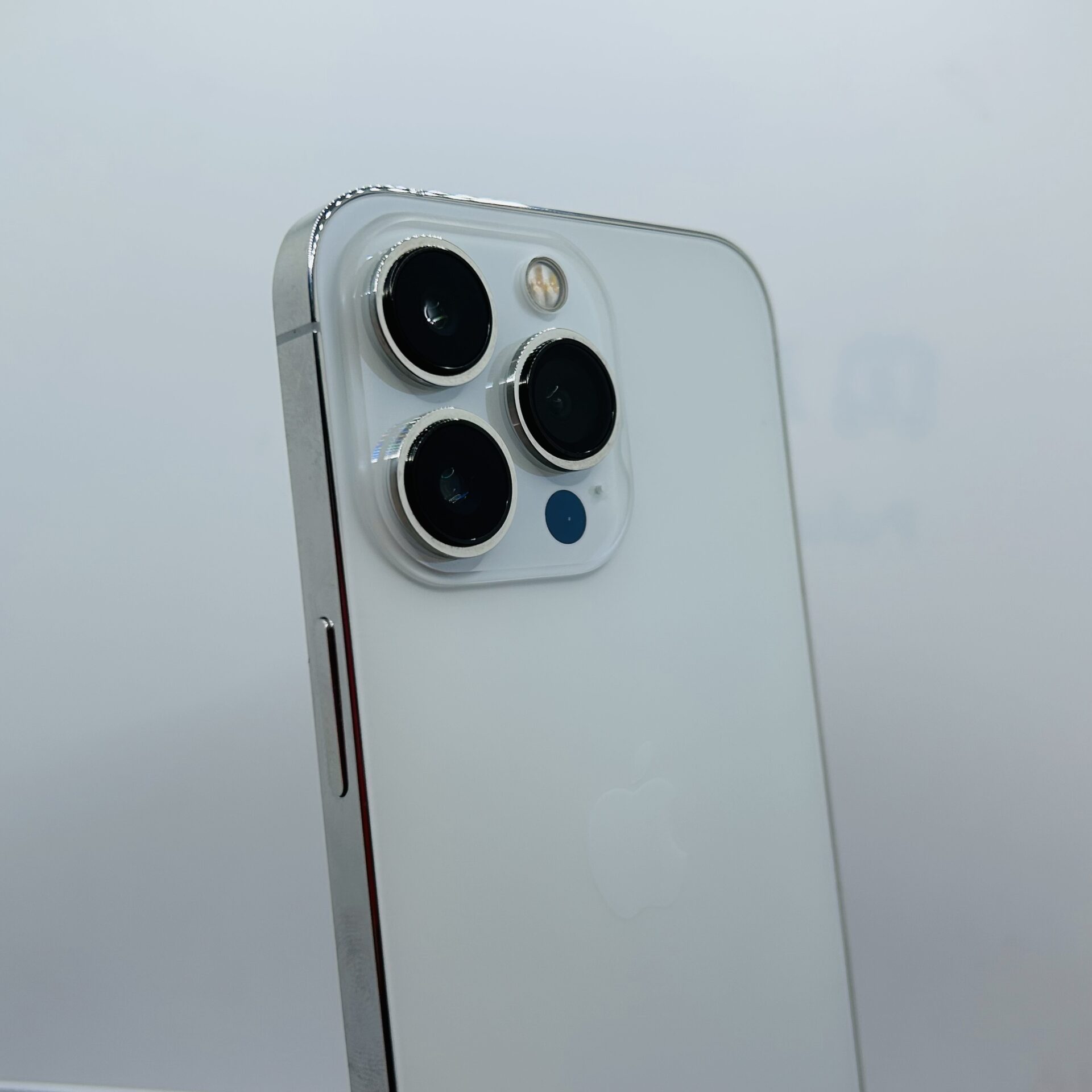 Apple iPhone 12 Pro Max Sierra Blue 256GB - (Grade B) - Image 11
