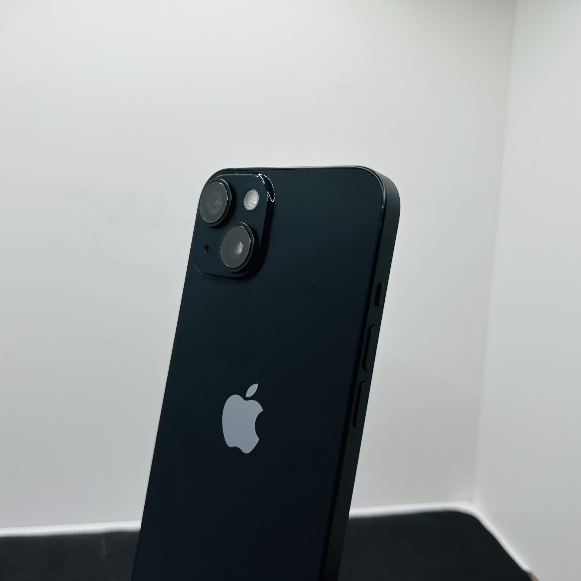 Apple iPhone 14 128GB Midnight - (Grade B) - Image 11