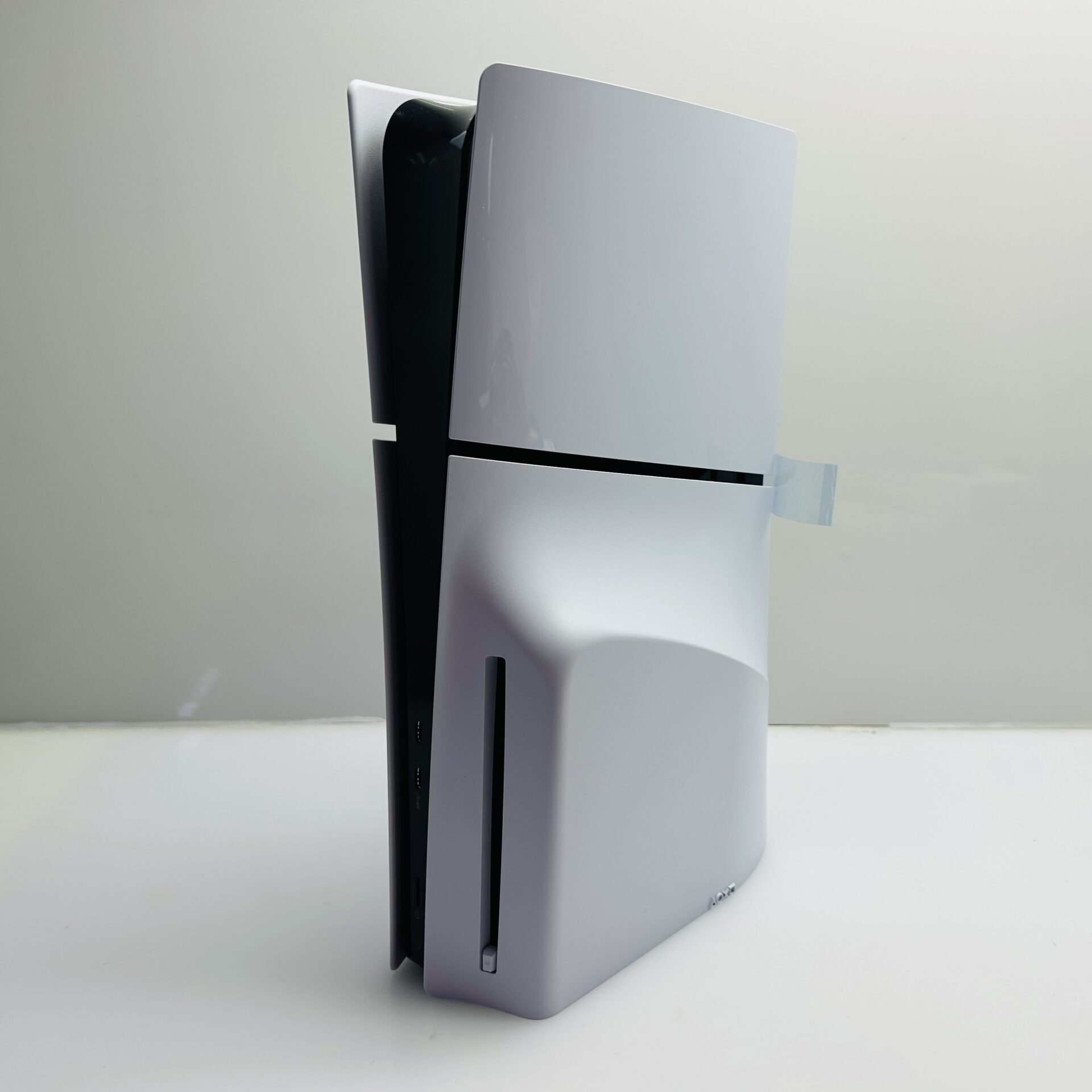 Playstation 5 Slim Physical Edition 1TB White + 2 Controller + HDMI Cable + Power Cable+Media Remote + 1 Game (Grade A) - Image 6