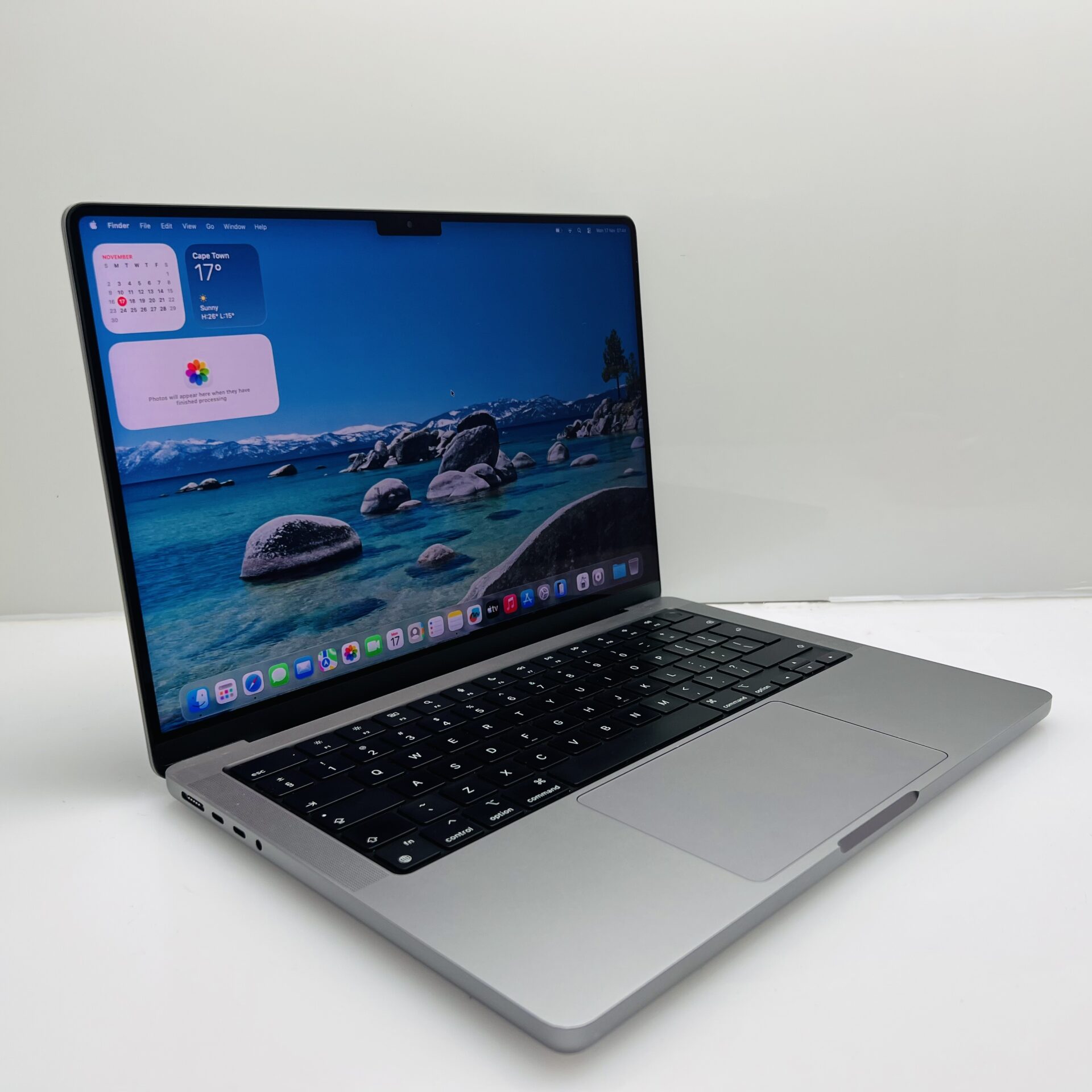 Apple Macbook Pro “M1 Pro” 14-Inch 10 CPU/16 GPU (2021) 16GB RAM 1TB SSD Space Gray – (Grade B) - Image 3