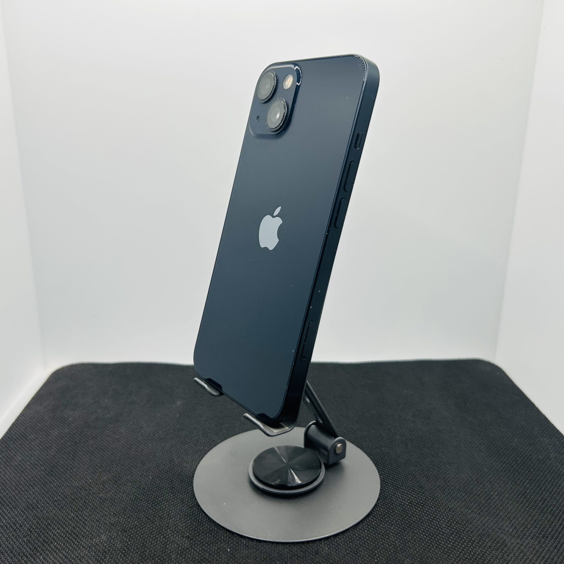 Apple iPhone 13 256GB Midnight – (Grade B) - Image 5