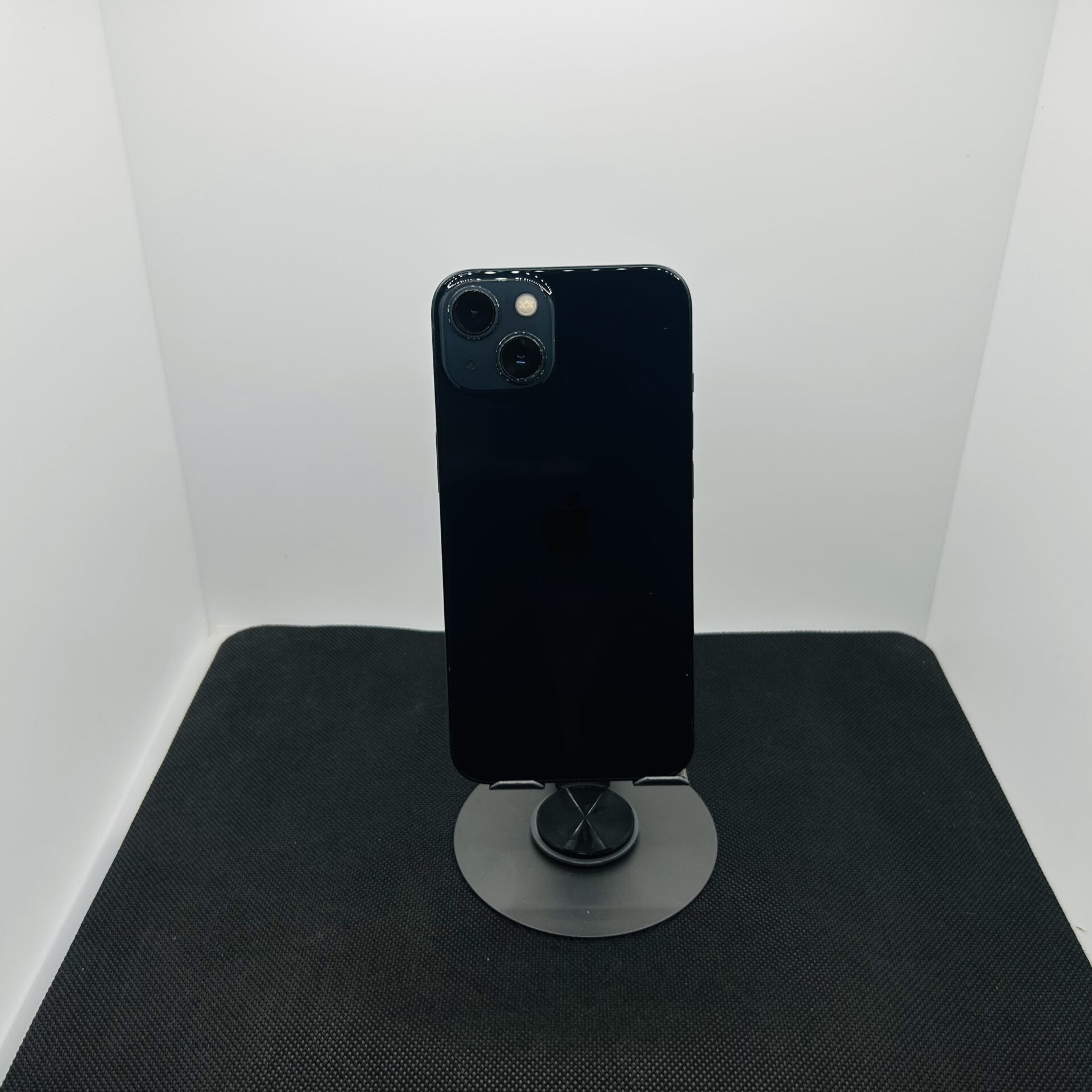 Apple iPhone 13 256GB Midnight – (Grade B) - Image 6