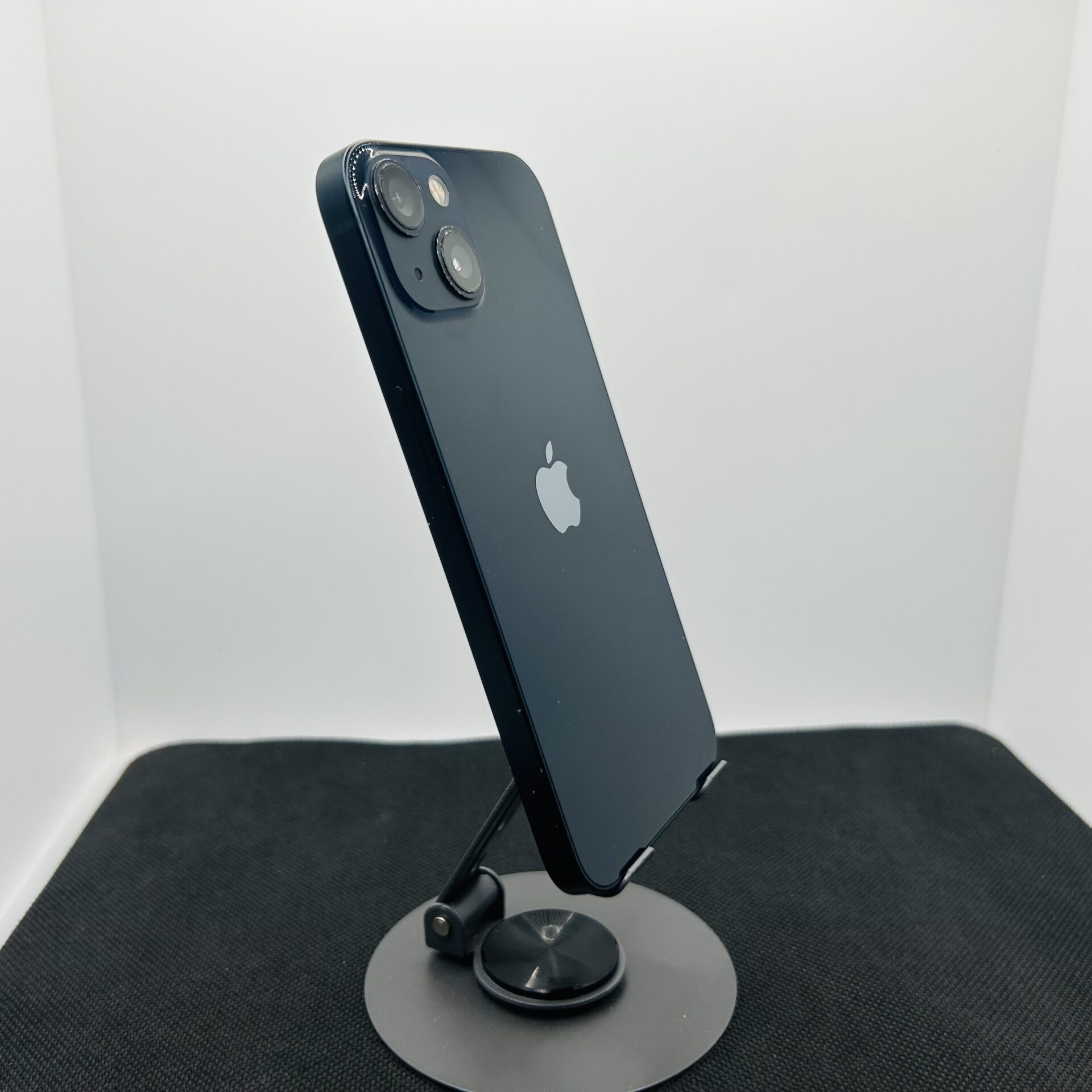 Apple iPhone 13 256GB Midnight – (Grade B) - Image 7